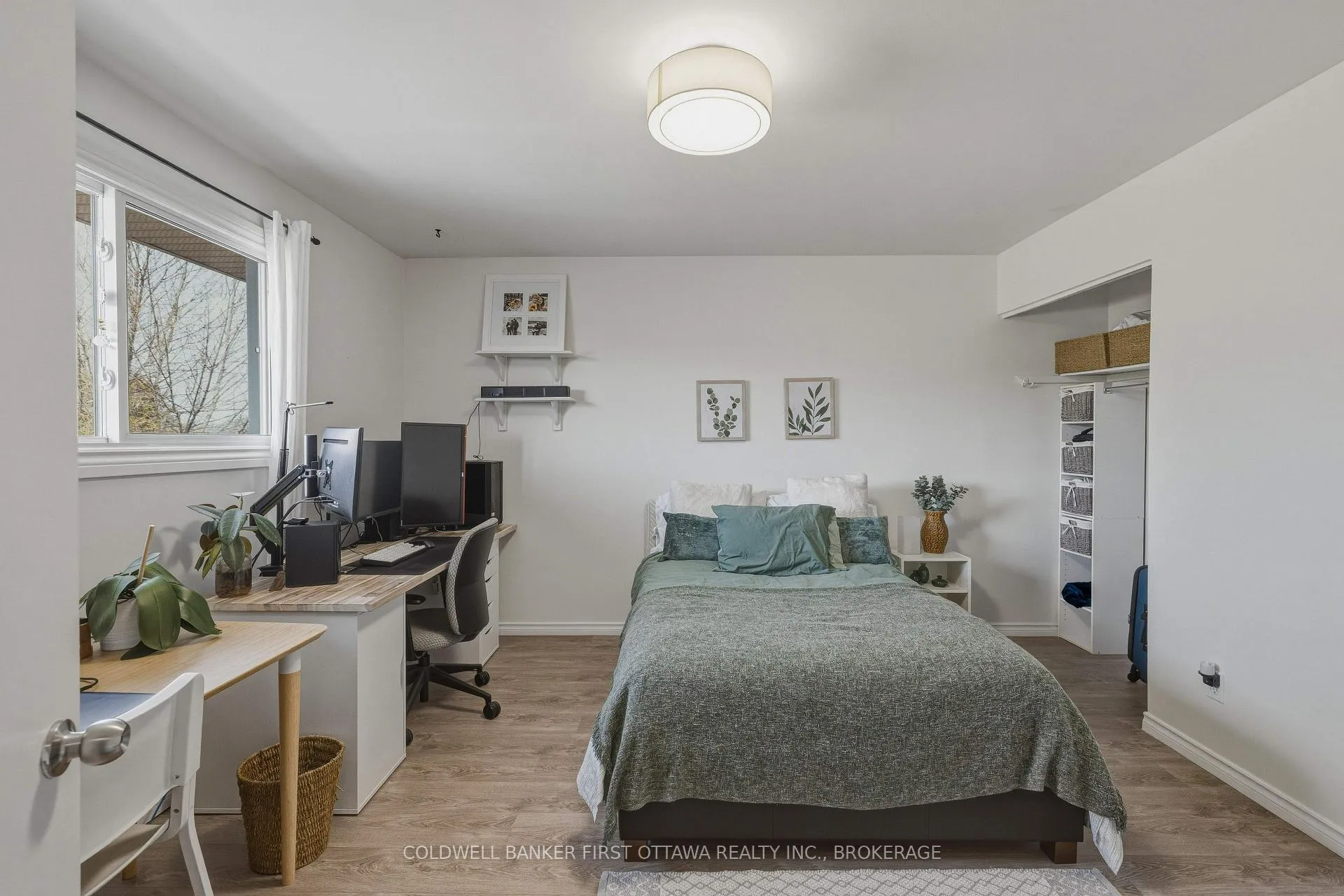 Photo 25 of 695 Laidlaw Crescent, Kingston, South of Taylor-Kidd Blvd — HOMEH