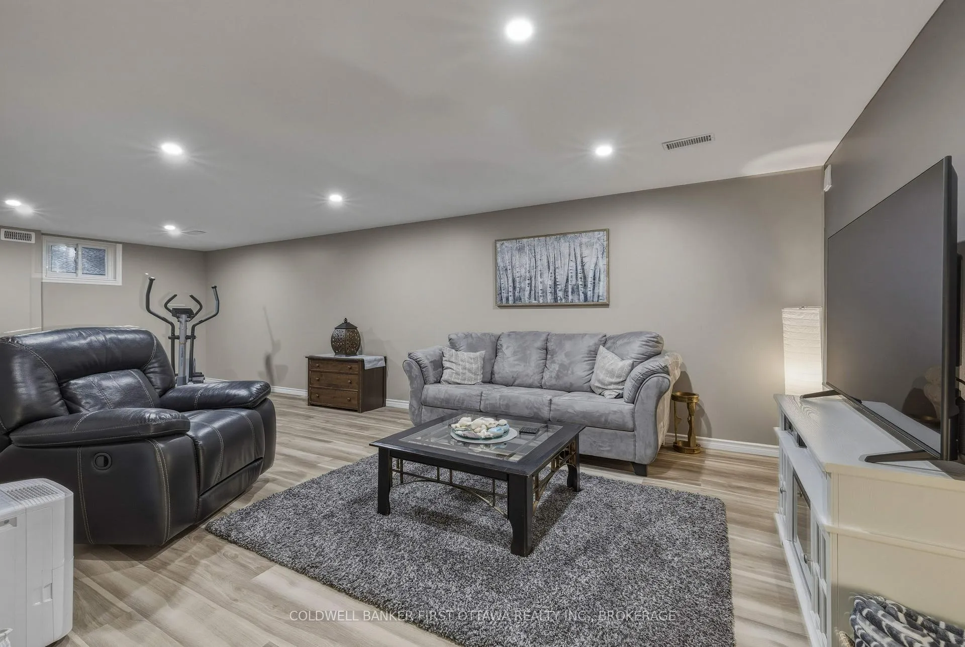 Photo 32 of 695 Laidlaw Crescent, Kingston, South of Taylor-Kidd Blvd — HOMEH