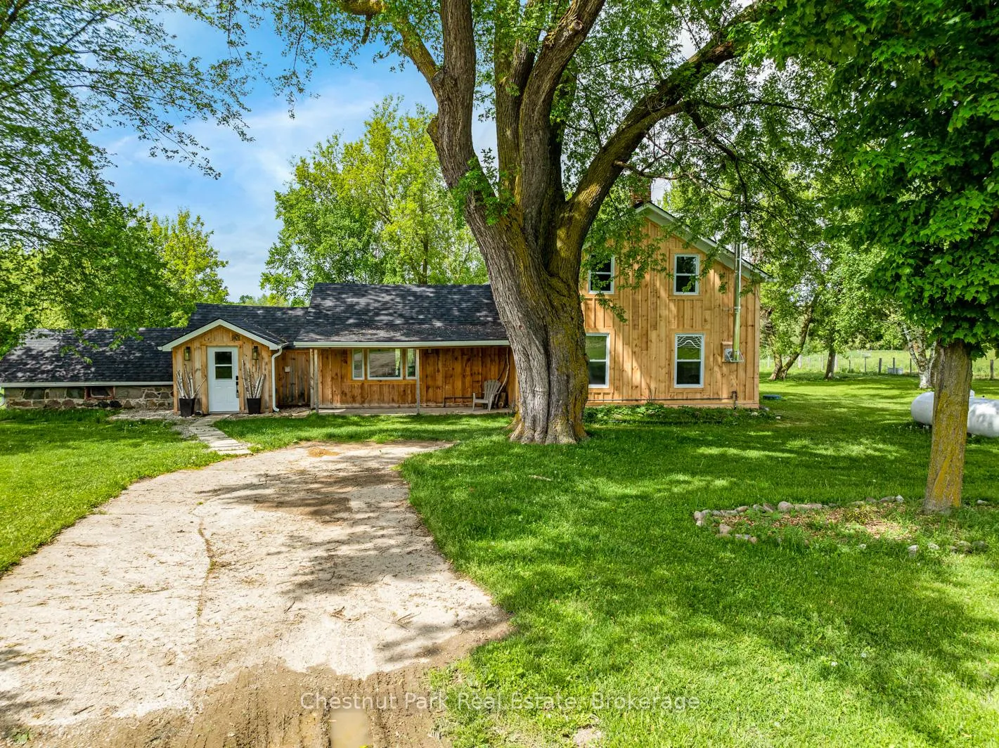 Front of 7470 21/22 Nottawasaga Side Road