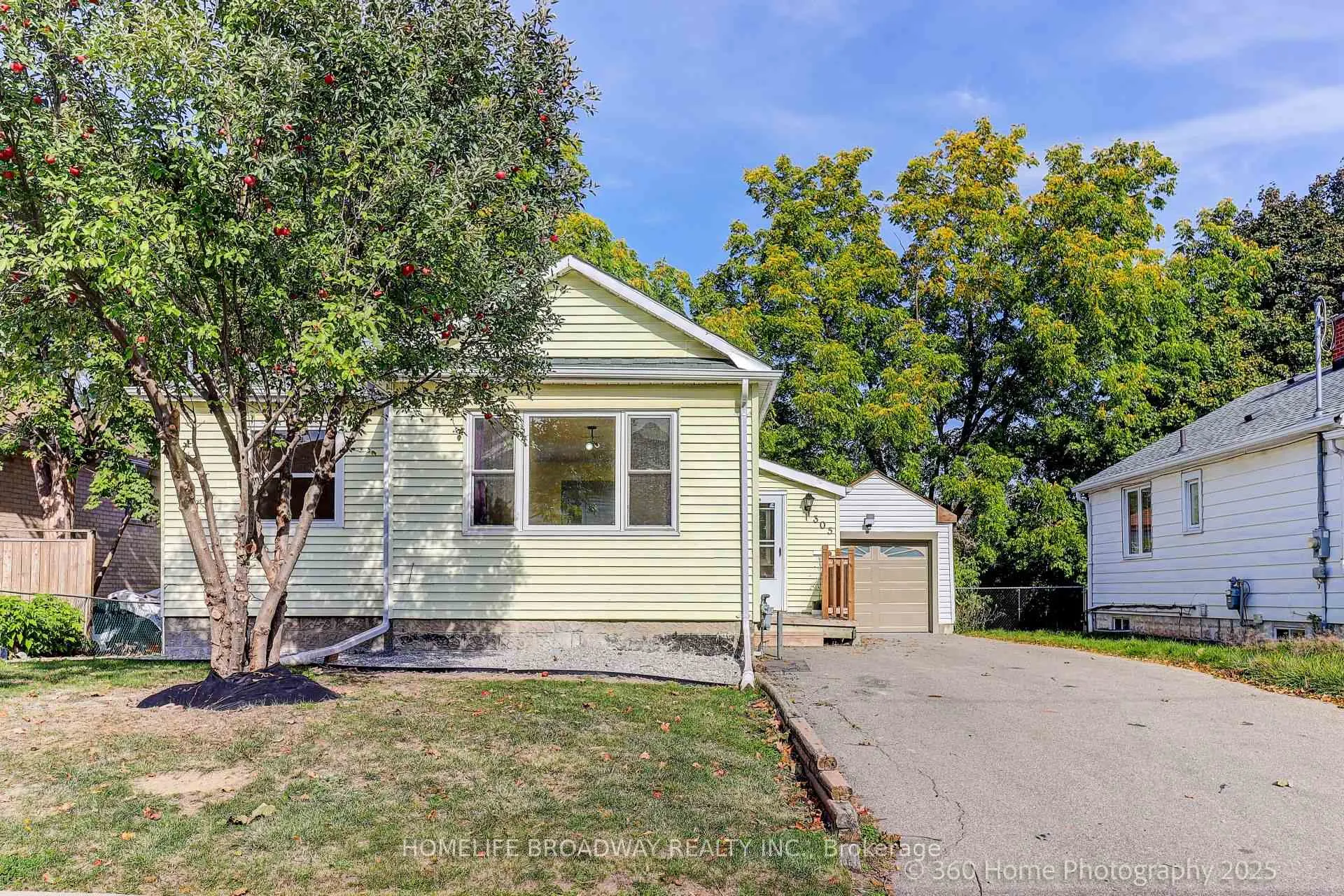Photo 2 of 305 Andrew Street, Newmarket, Central Newmarket — HOMEH