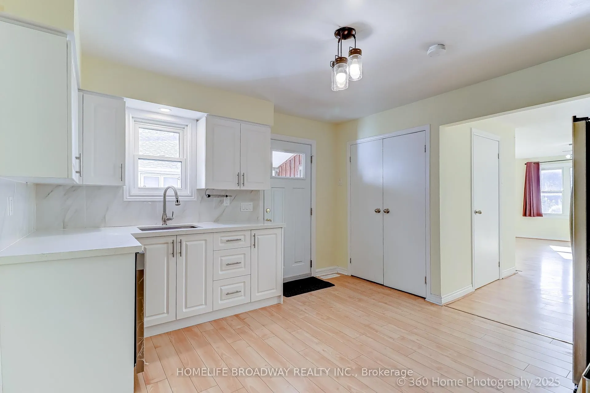 Photo 5 of 305 Andrew Street, Newmarket, Central Newmarket — HOMEH