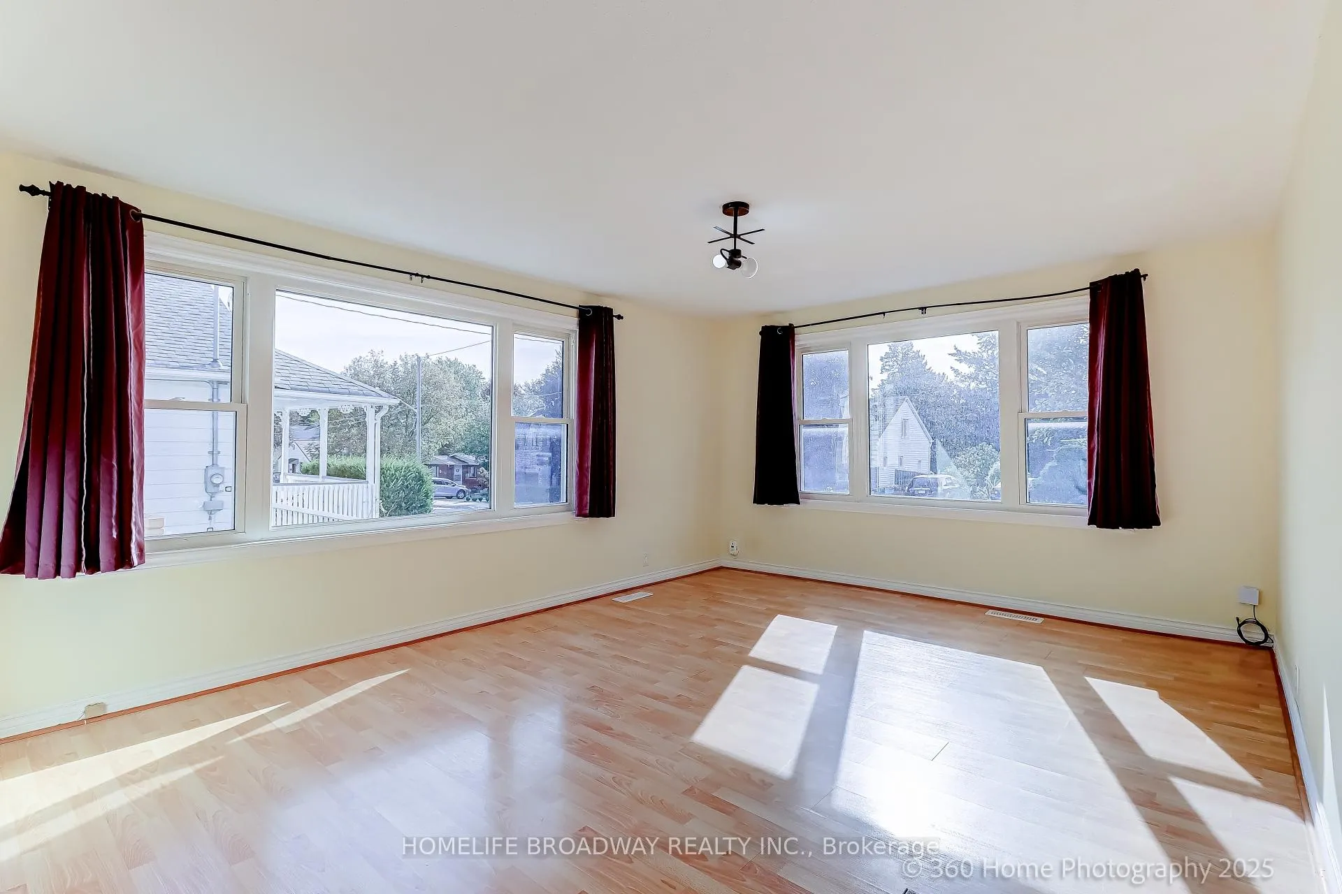 Photo 10 of 305 Andrew Street, Newmarket, Central Newmarket — HOMEH