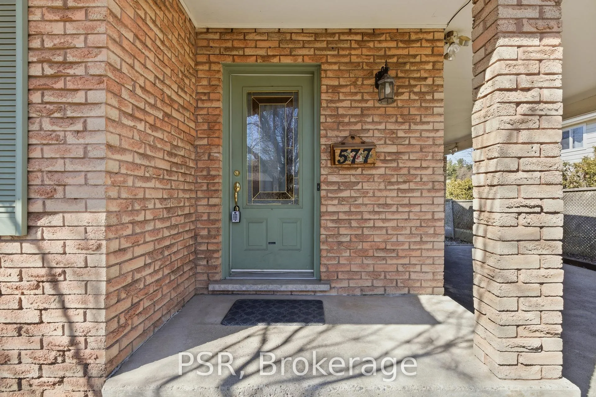 Photo 4 of 577 Tuscarora Drive, Hamilton, Ancaster — HOMEH
