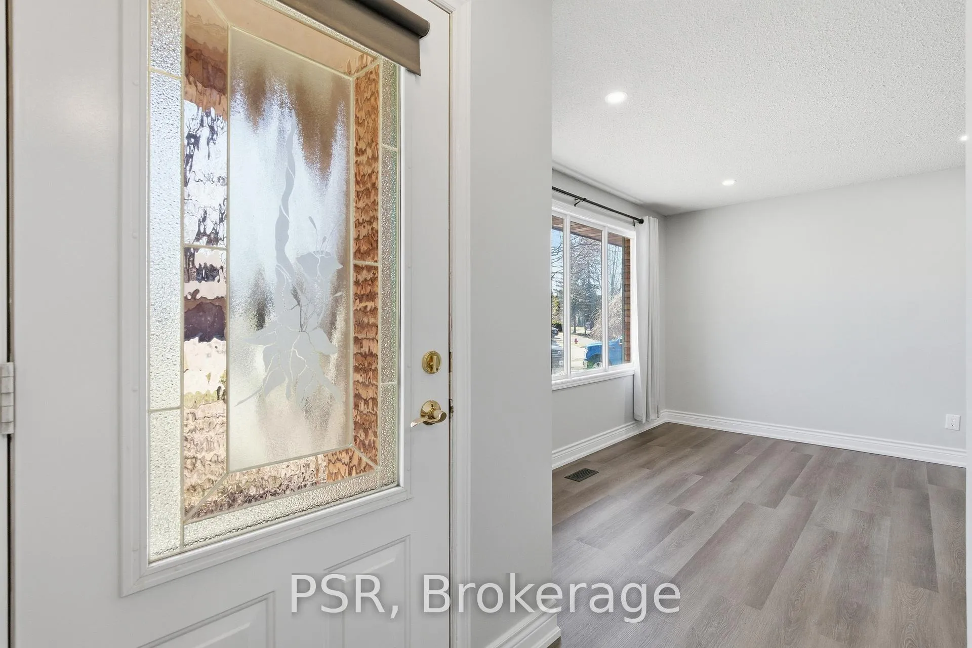 Photo 5 of 577 Tuscarora Drive, Hamilton, Ancaster — HOMEH