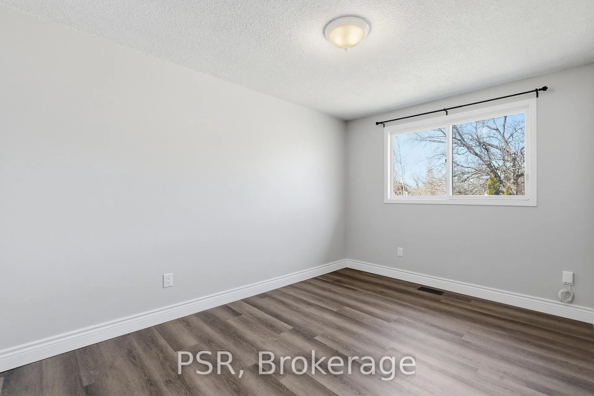 Photo 17 of 577 Tuscarora Drive, Hamilton, Ancaster — HOMEH