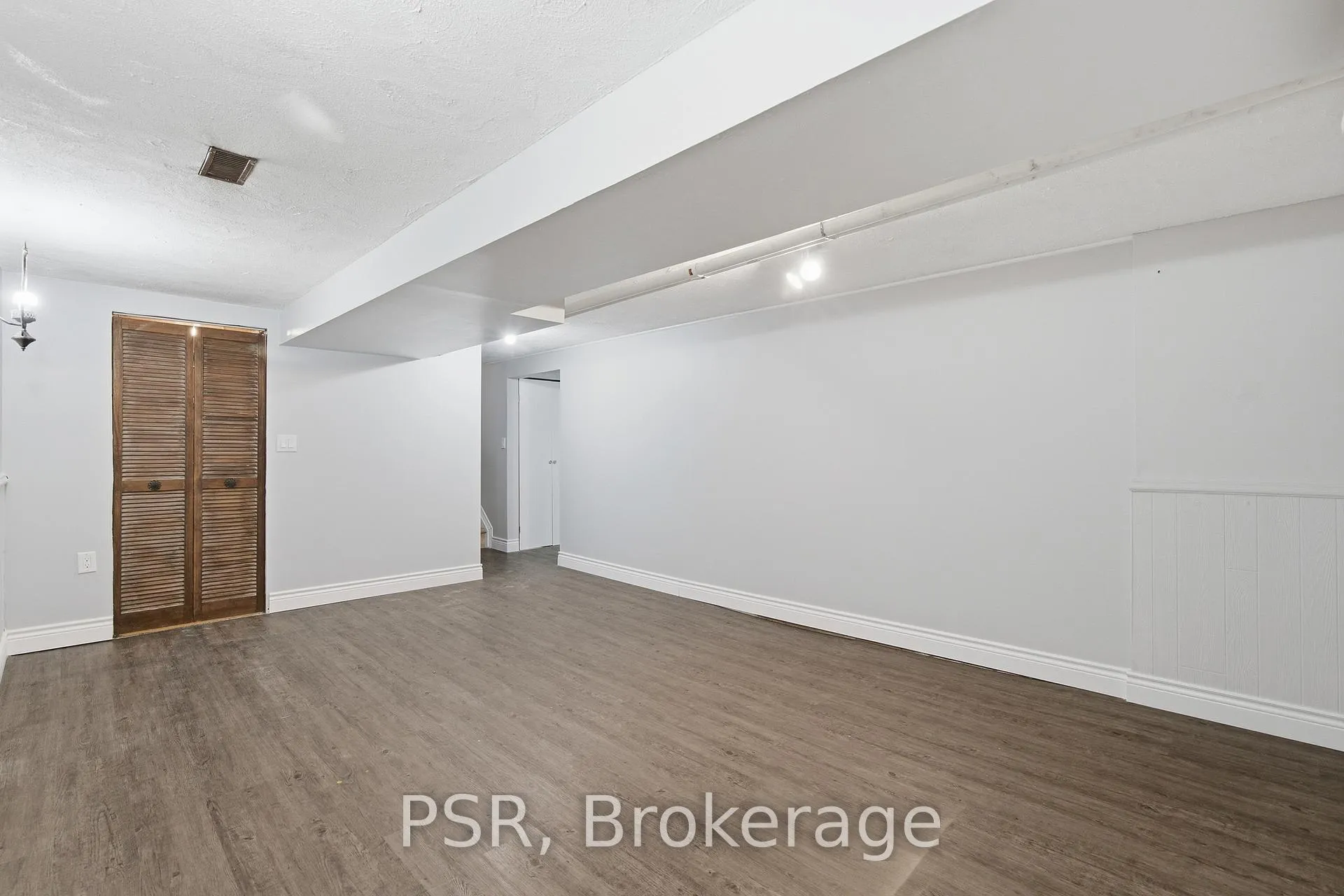 Photo 24 of 577 Tuscarora Drive, Hamilton, Ancaster — HOMEH