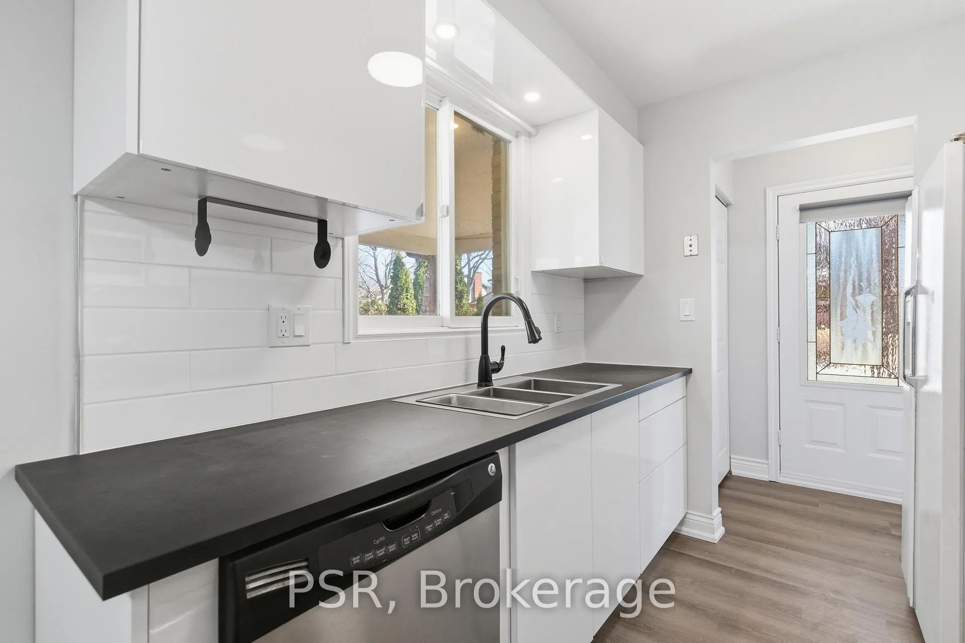 Photo 34 of 577 Tuscarora Drive, Hamilton, Ancaster — HOMEH