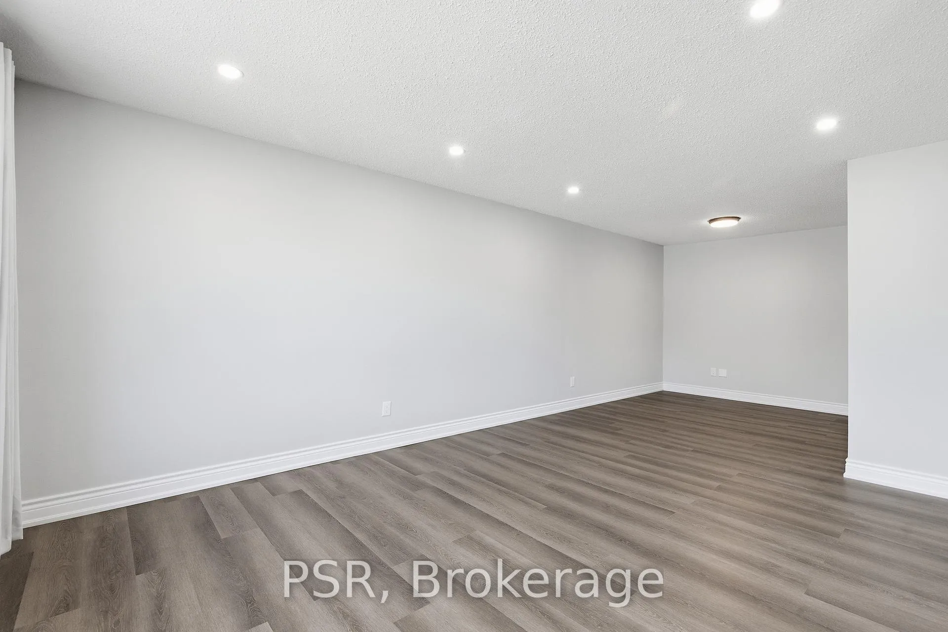 Photo 36 of 577 Tuscarora Drive, Hamilton, Ancaster — HOMEH