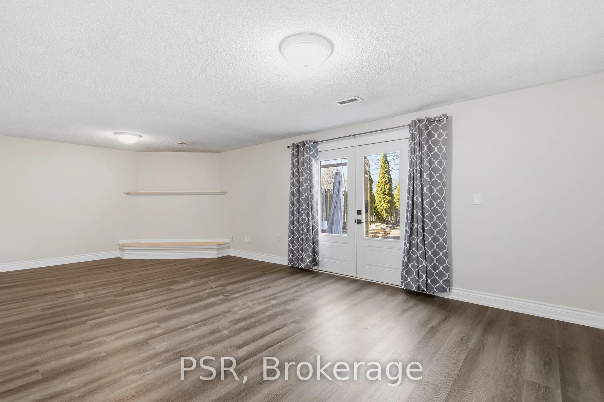 Photo 38 of 577 Tuscarora Drive, Hamilton, Ancaster — HOMEH