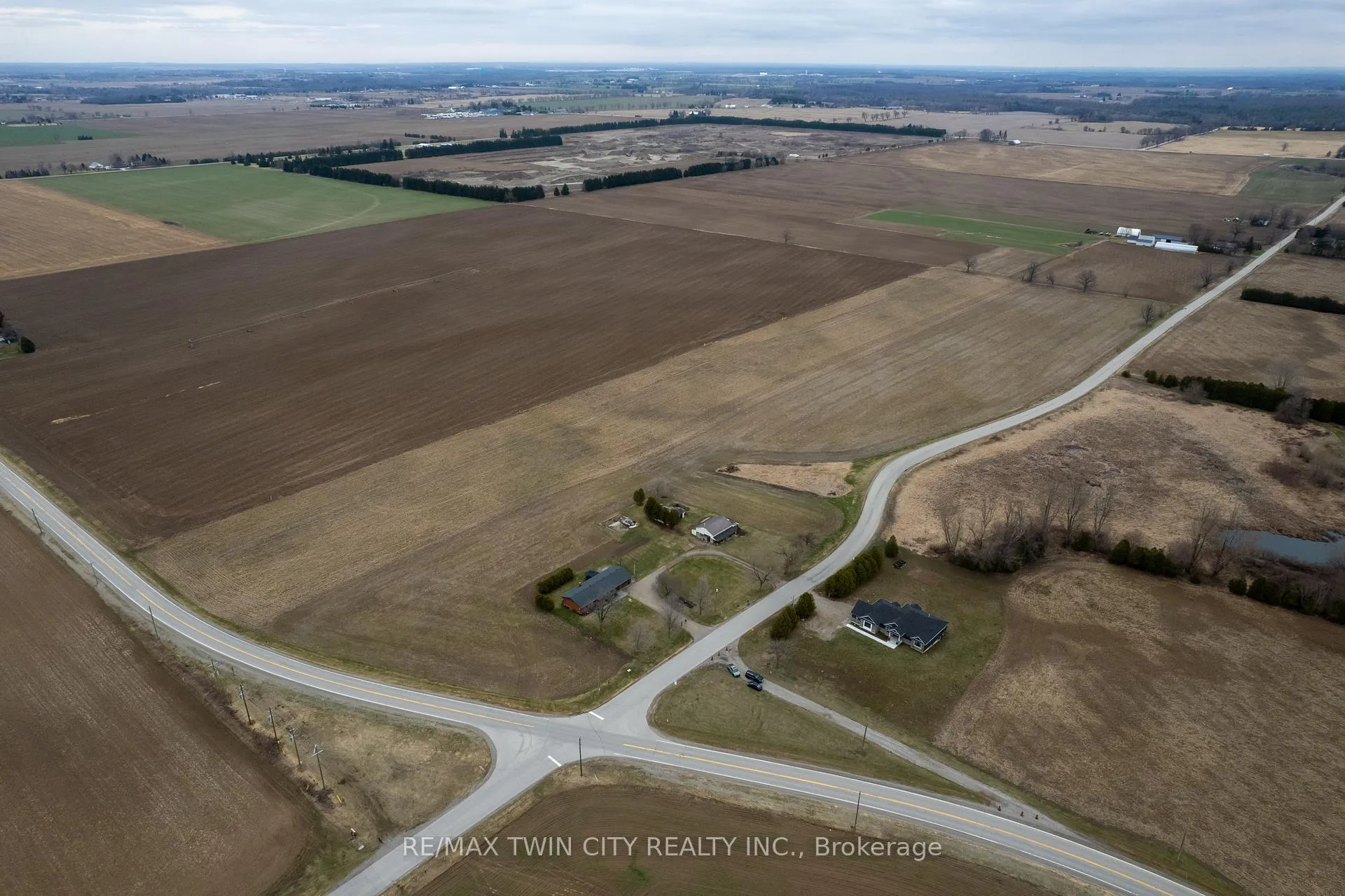Photo 2 of 58 Tenth Conc. Road, Brant, Burford — HOMEH