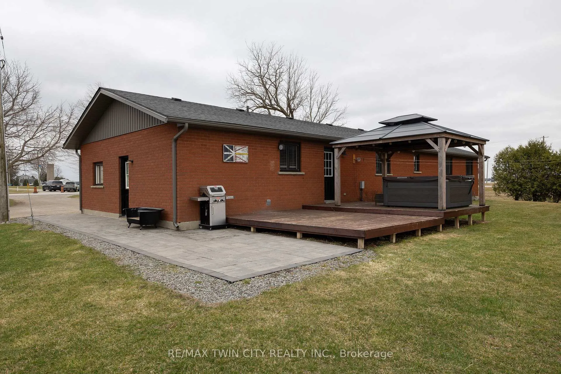 Photo 8 of 58 Tenth Conc. Road, Brant, Burford — HOMEH