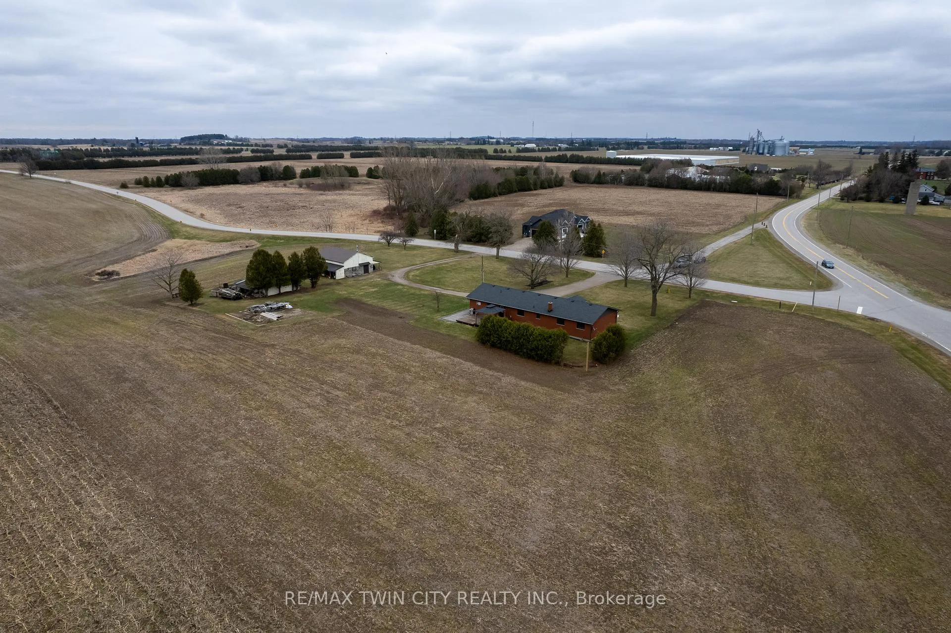 Photo 10 of 58 Tenth Conc. Road, Brant, Burford — HOMEH