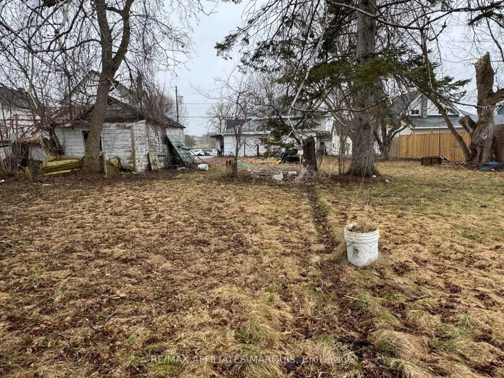 Photo 4 of 89 Queen Street, Smiths Falls — HOMEH