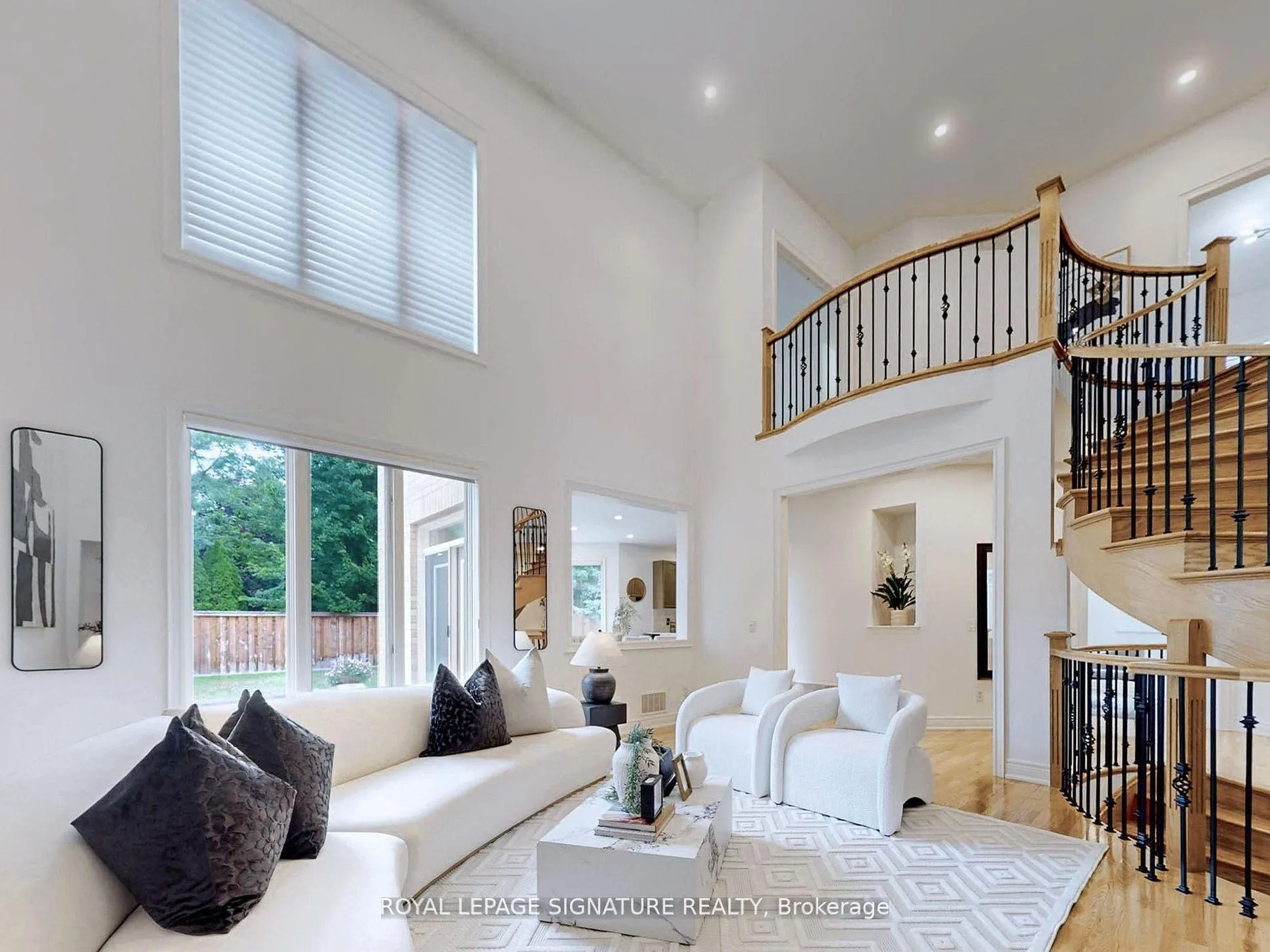 Photo of 2238 Lyndhurst Drive