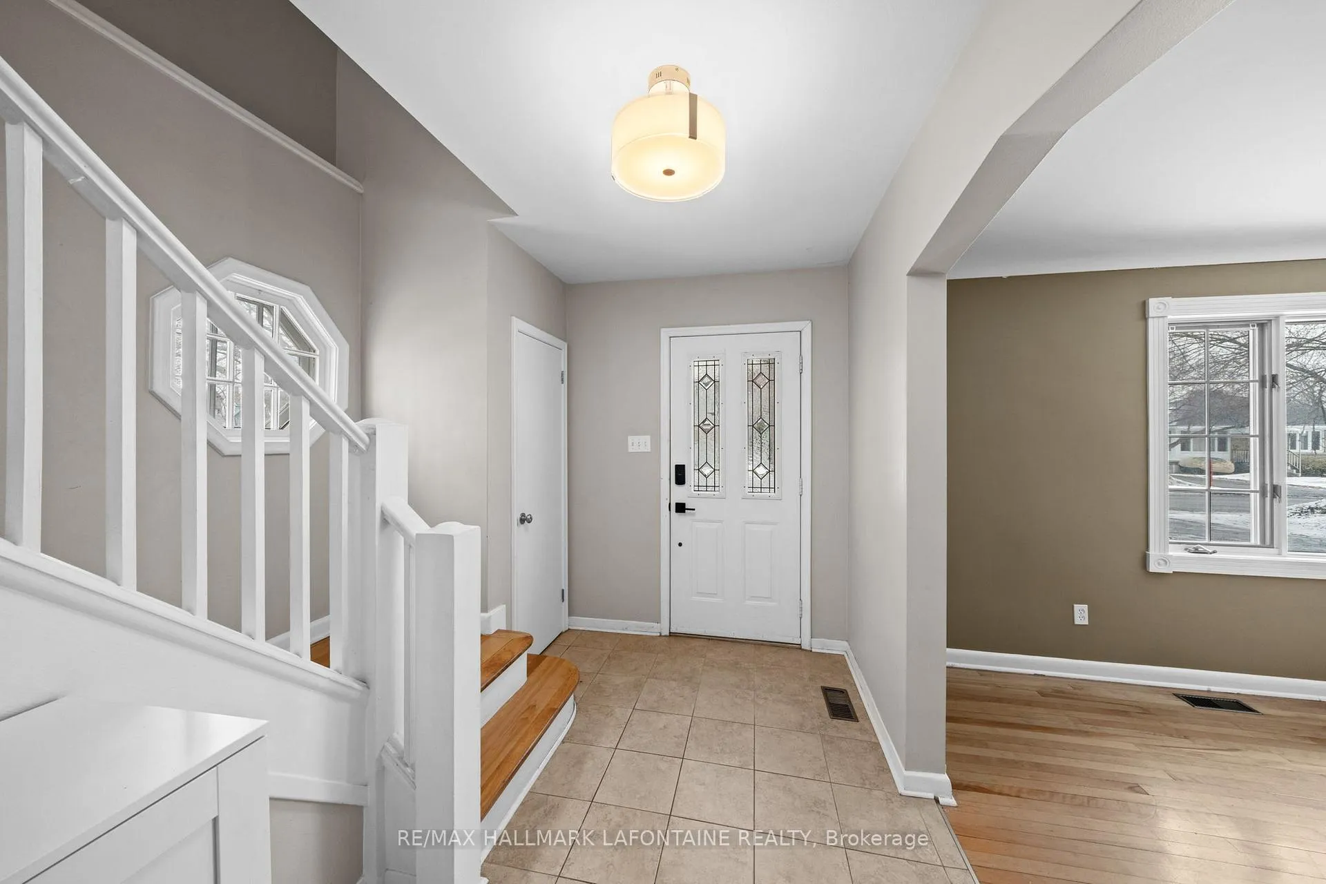 Photo 5 of 822 Colson Avenue, Ottawa, Elmvale Acres — HOMEH