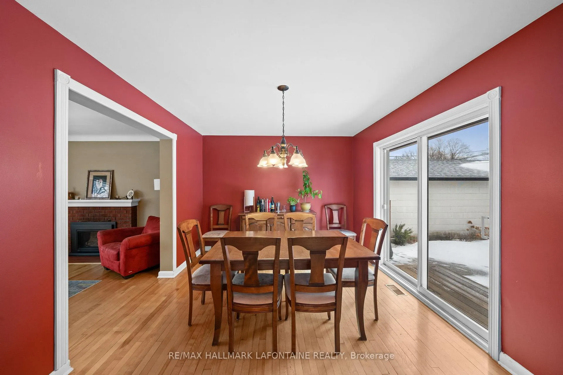 Photo 10 of 822 Colson Avenue, Ottawa, Elmvale Acres — HOMEH