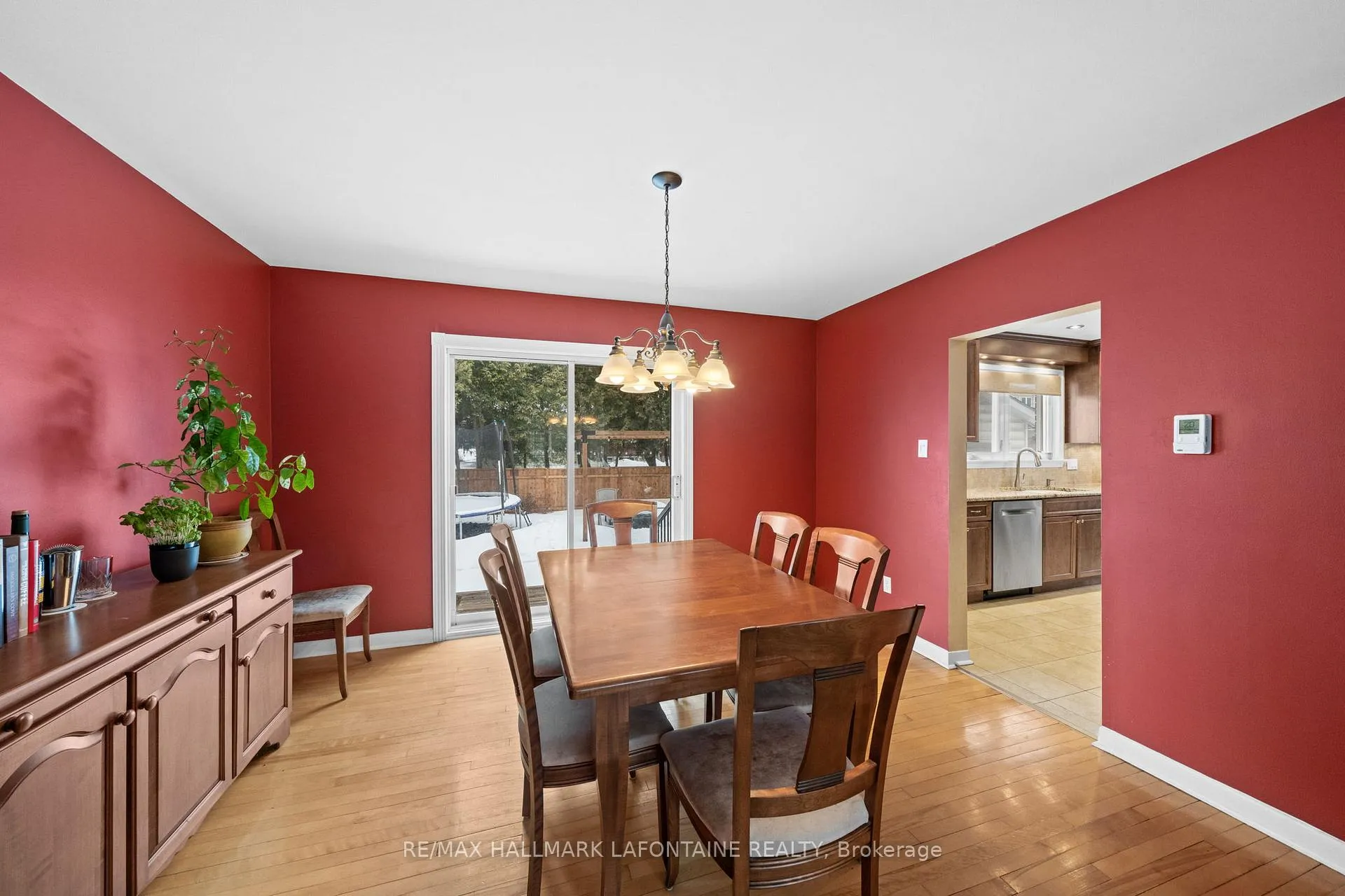 Photo 11 of 822 Colson Avenue, Ottawa, Elmvale Acres — HOMEH