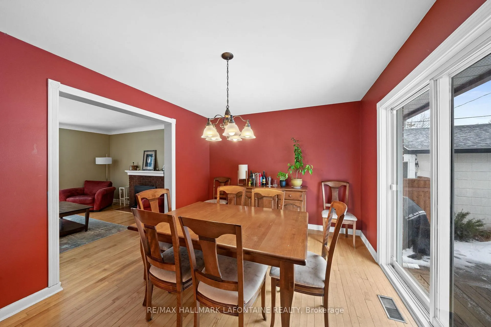 Photo 12 of 822 Colson Avenue, Ottawa, Elmvale Acres — HOMEH