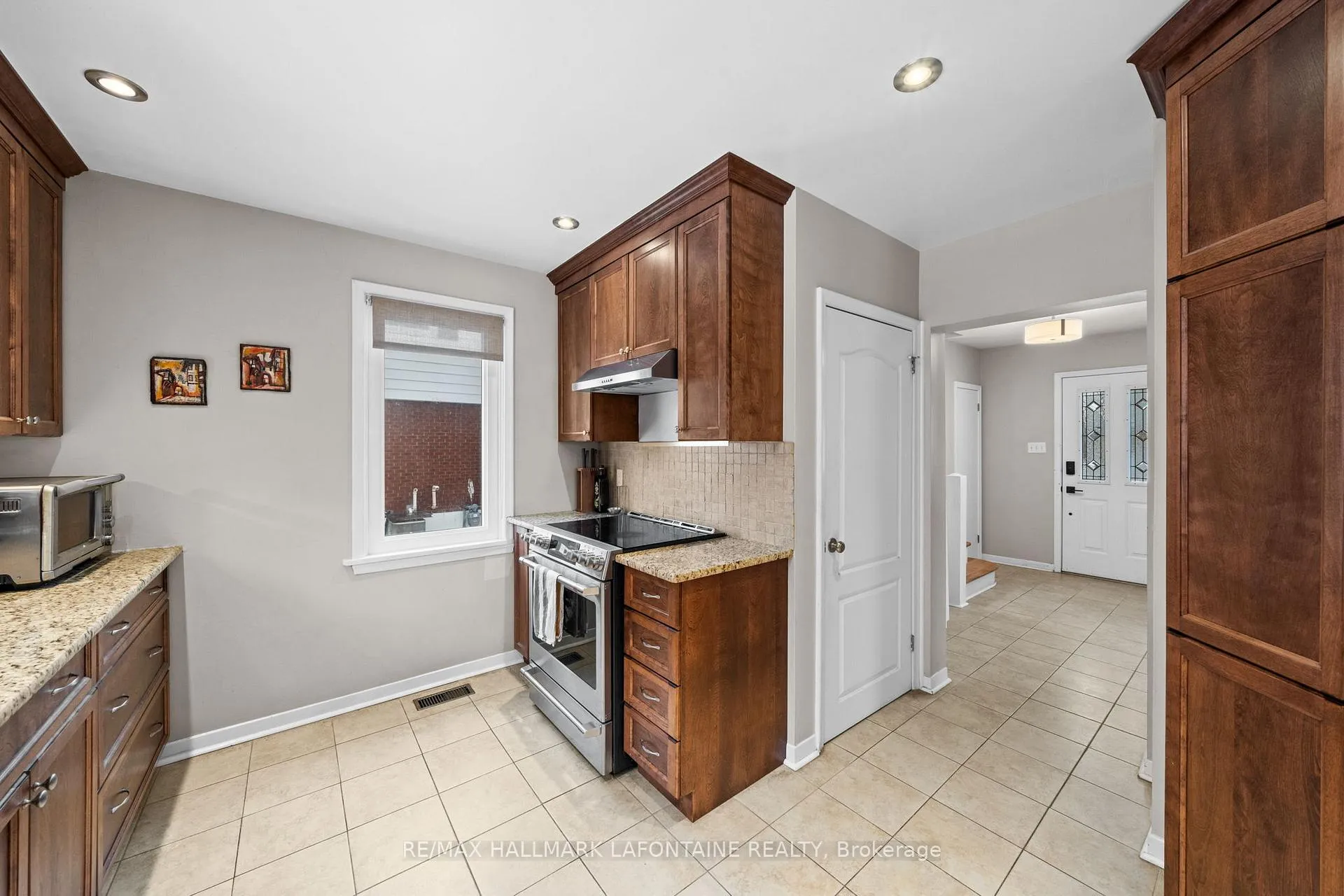 Photo 15 of 822 Colson Avenue, Ottawa, Elmvale Acres — HOMEH