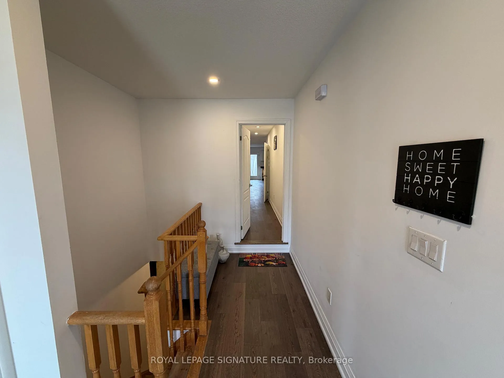 Photo 3 of 22 Muscadel Road, Vaughan, Vellore Village — HOMEH