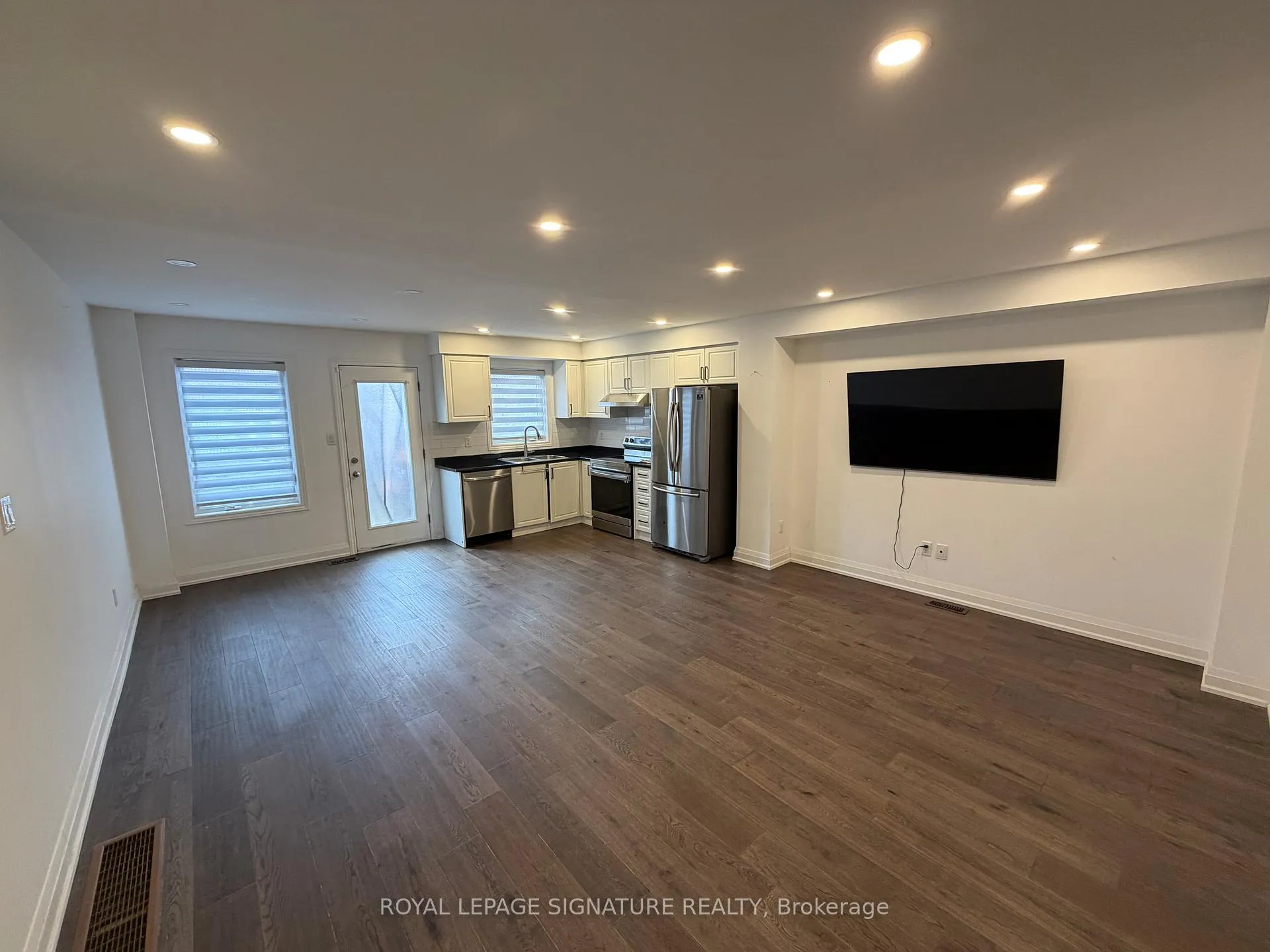 Photo 10 of 22 Muscadel Road, Vaughan, Vellore Village — HOMEH