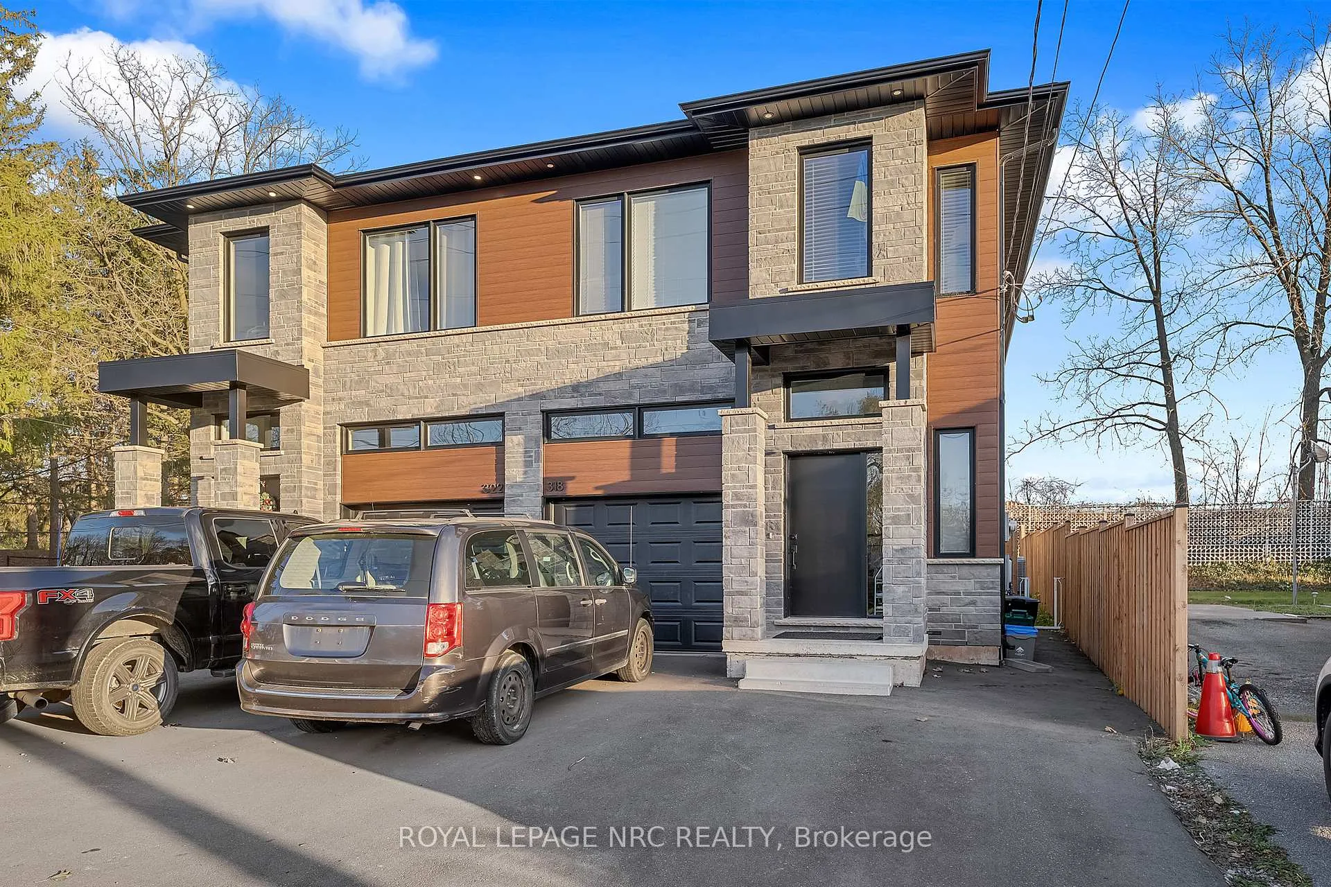 Photo of 318 River Road