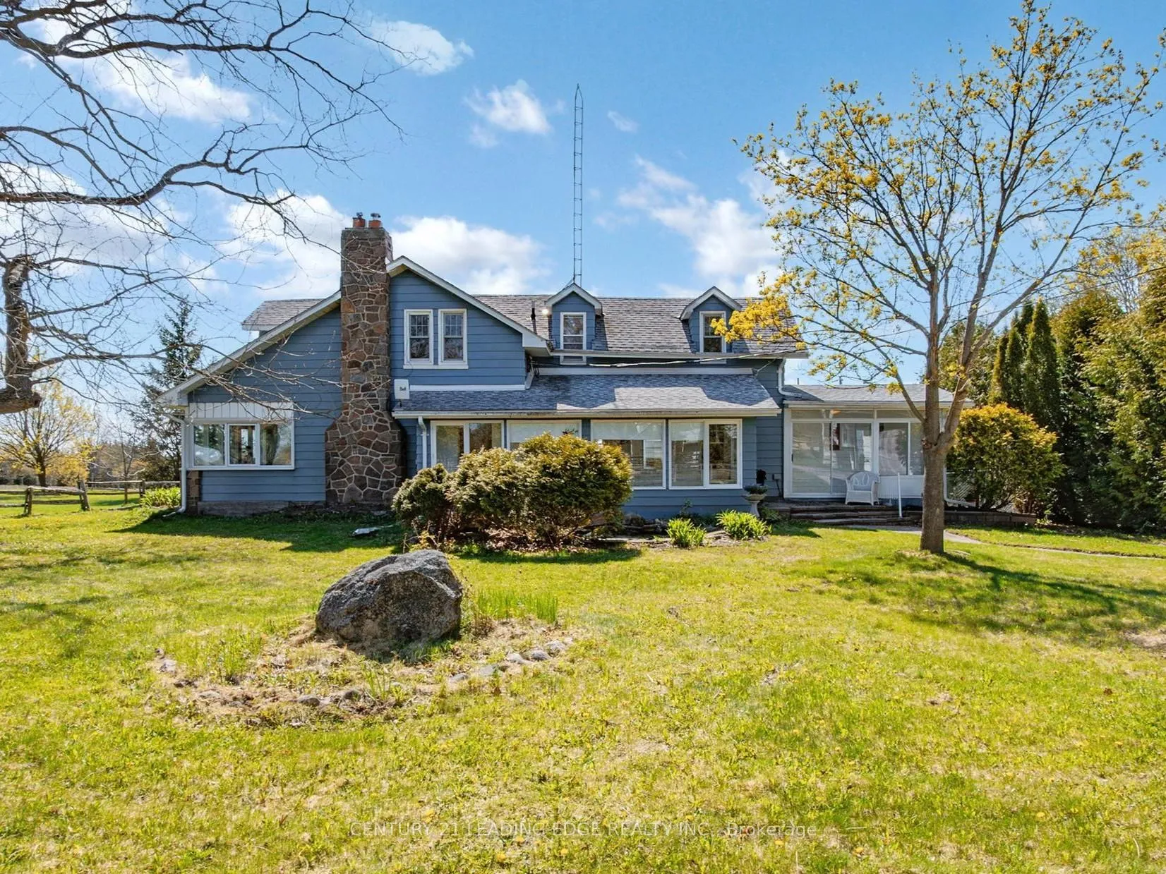 Photo 5 of 362 Victoria Road, Georgina, Baldwin — HOMEH