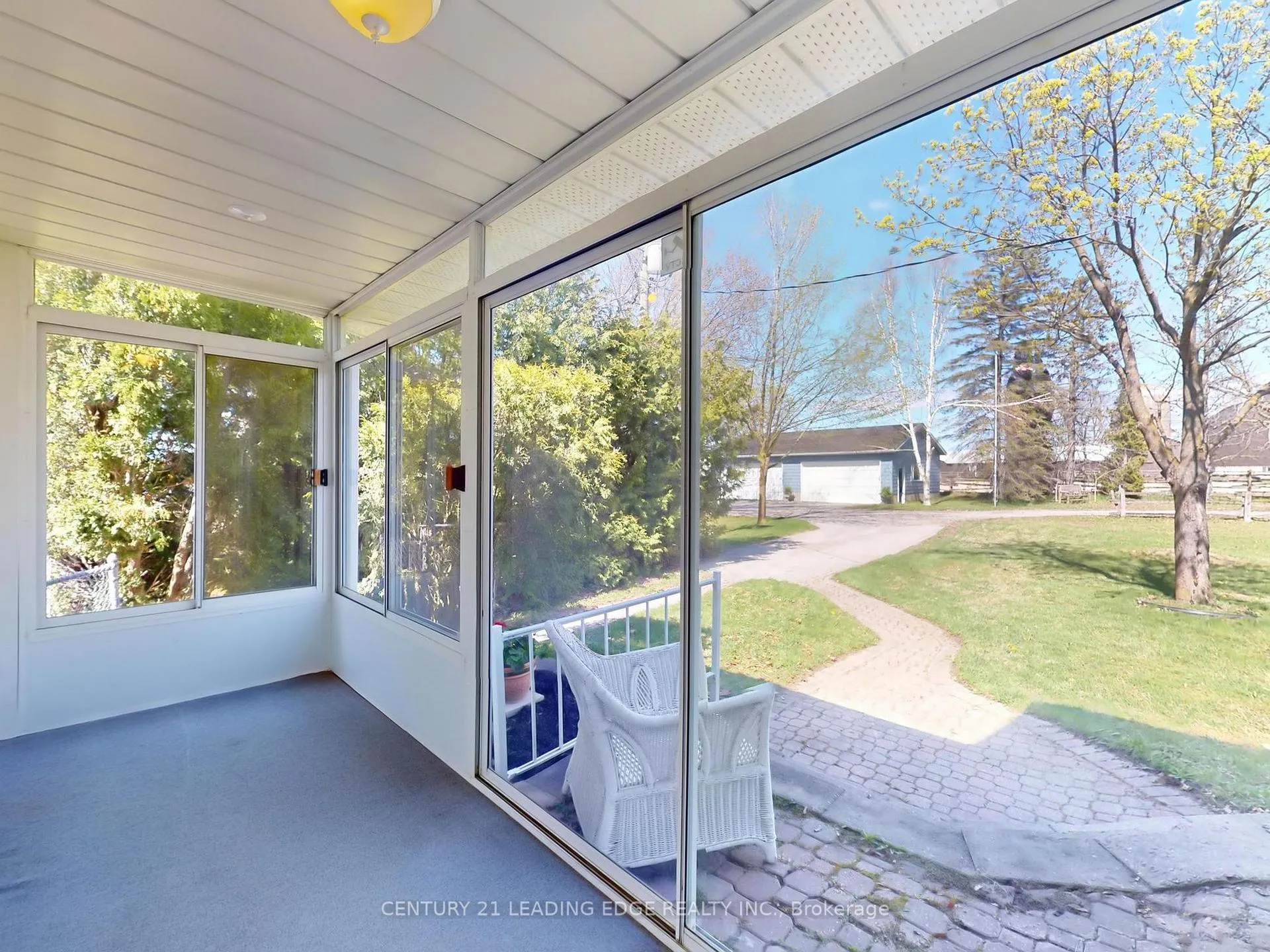 Photo 8 of 362 Victoria Road, Georgina, Baldwin — HOMEH