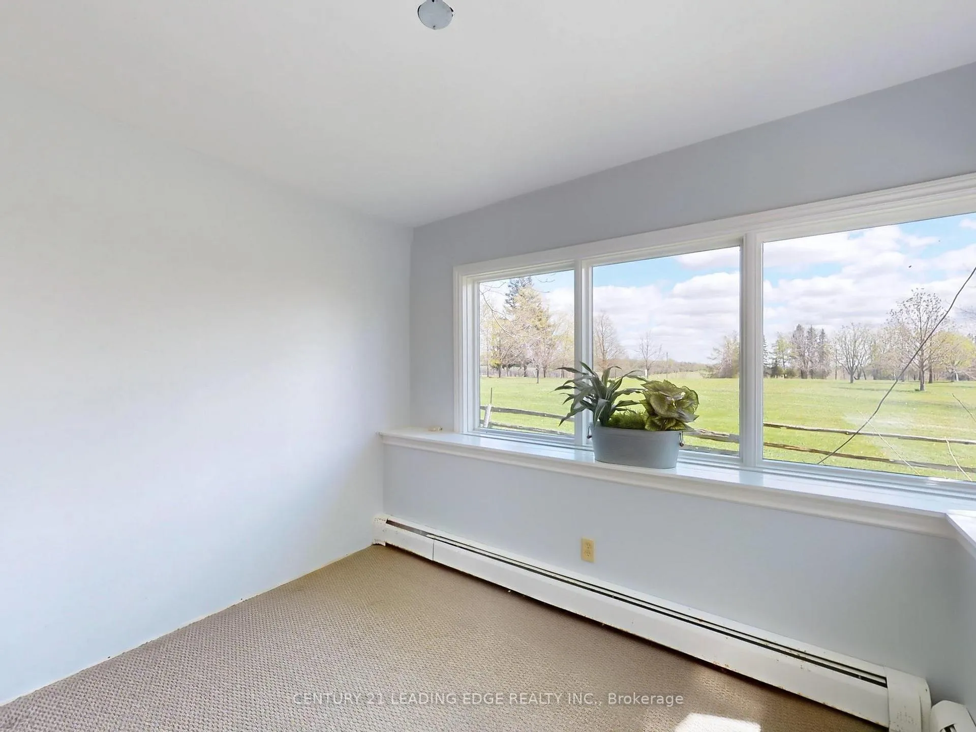 Photo 18 of 362 Victoria Road, Georgina, Baldwin — HOMEH