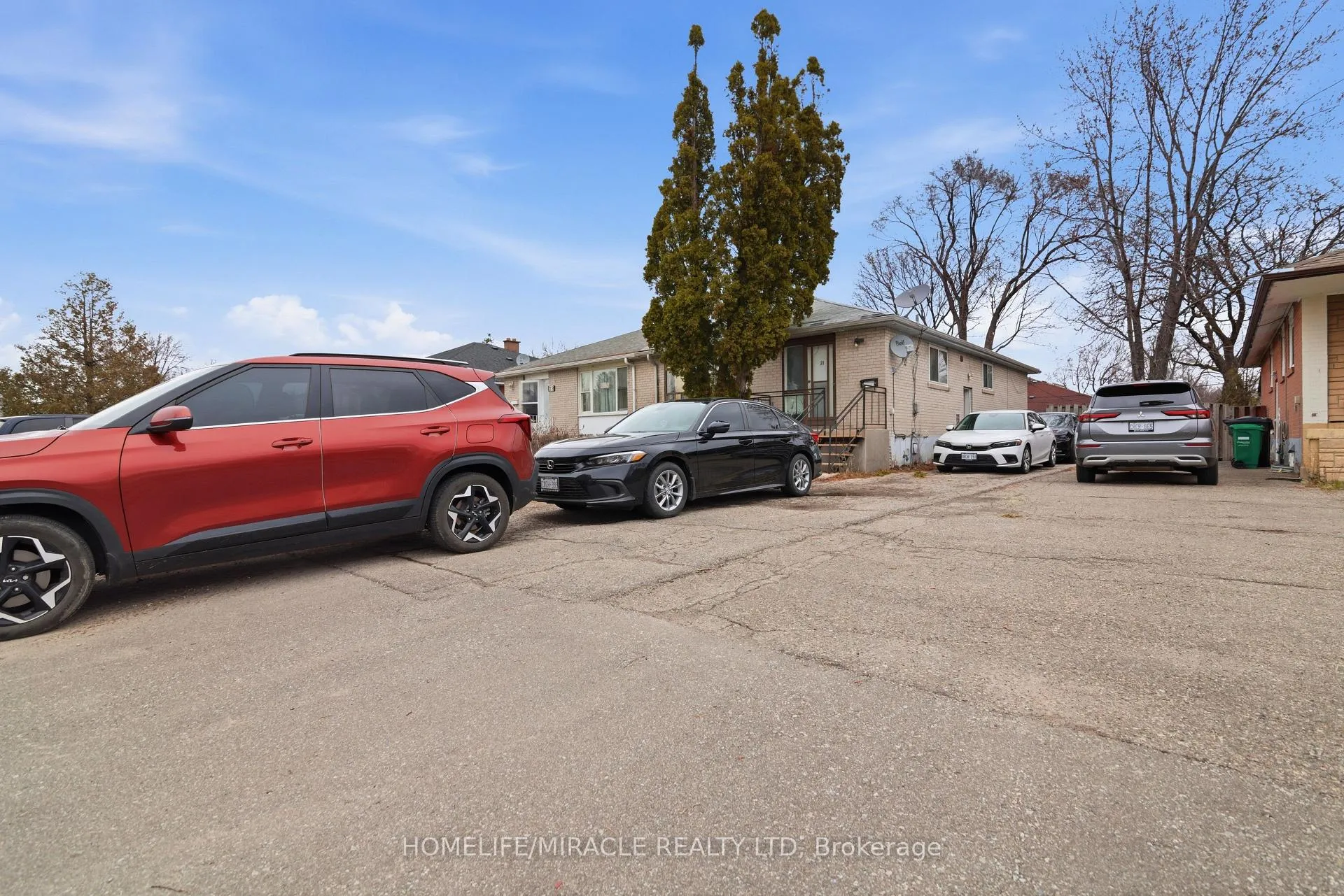 Photo 3 of Unit Basement, 21 Albion Crescent, Brampton, Avondale — HOMEH
