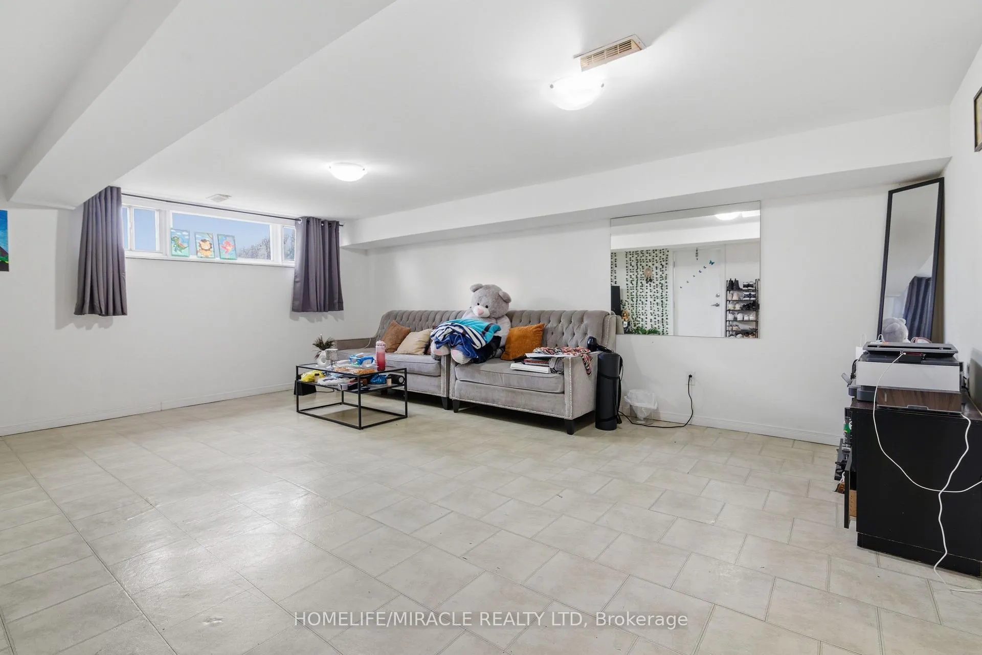 Photo 7 of Unit Basement, 21 Albion Crescent, Brampton, Avondale — HOMEH