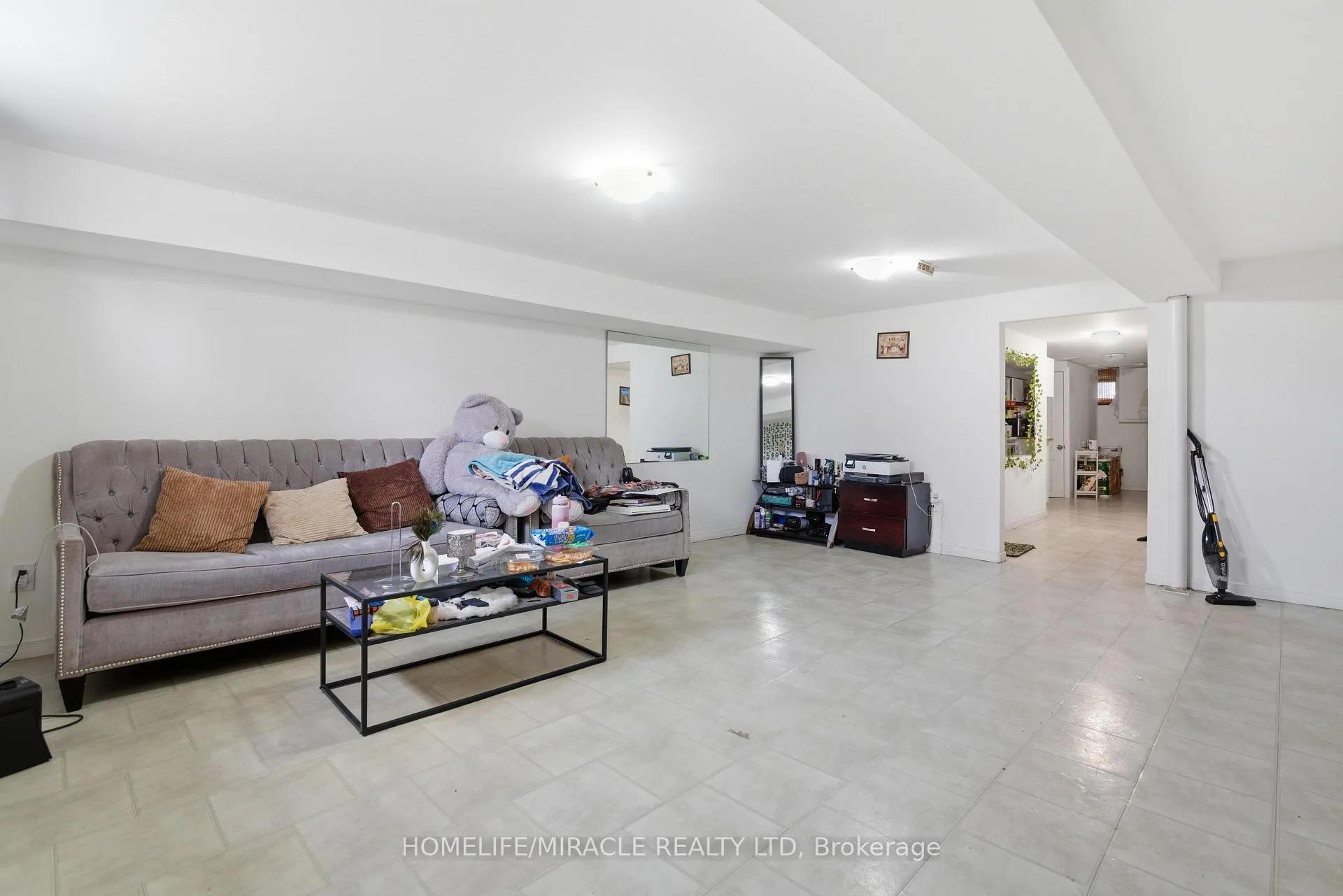 Photo 10 of Unit Basement, 21 Albion Crescent, Brampton, Avondale — HOMEH
