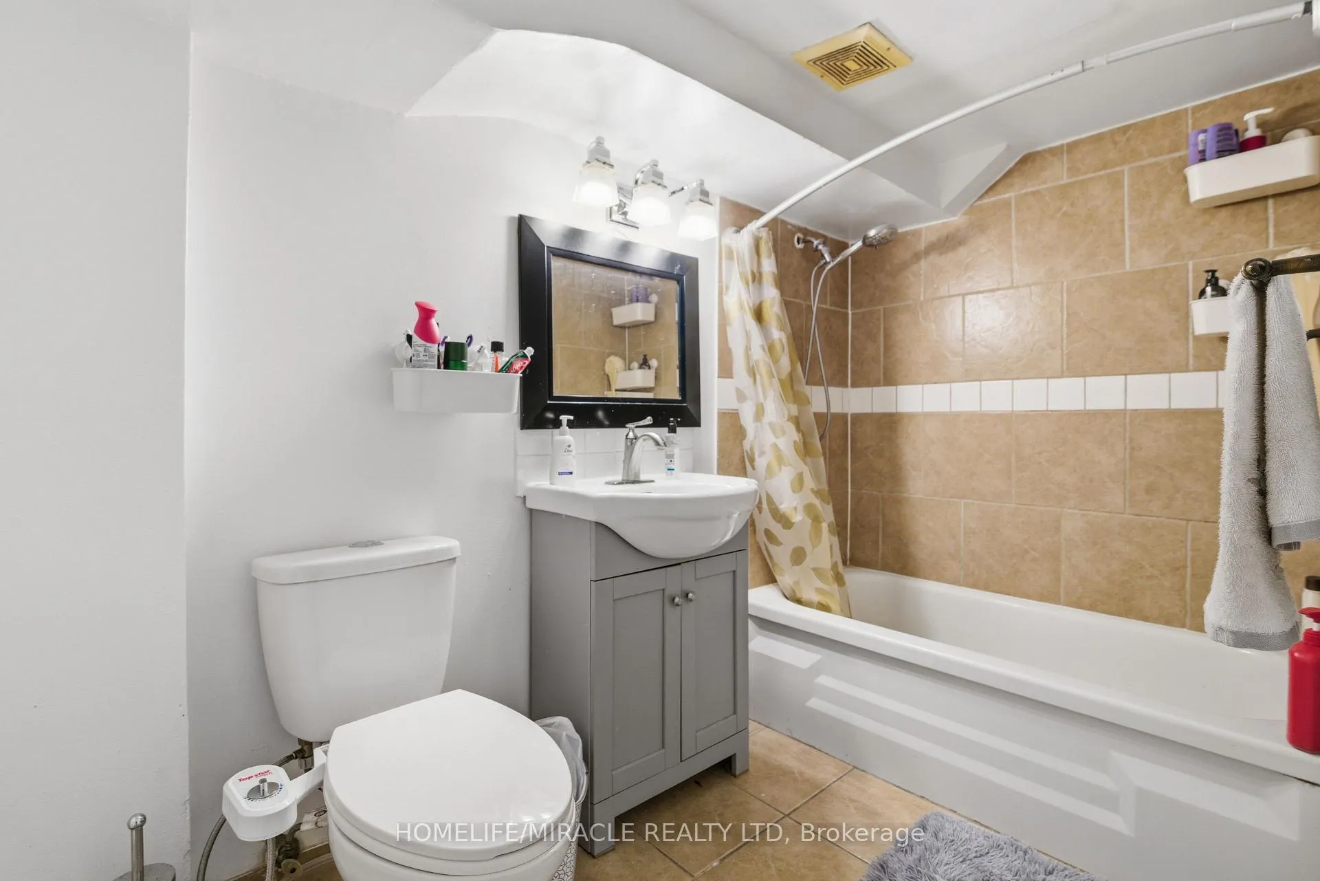 Photo 22 of Unit Basement, 21 Albion Crescent, Brampton, Avondale — HOMEH