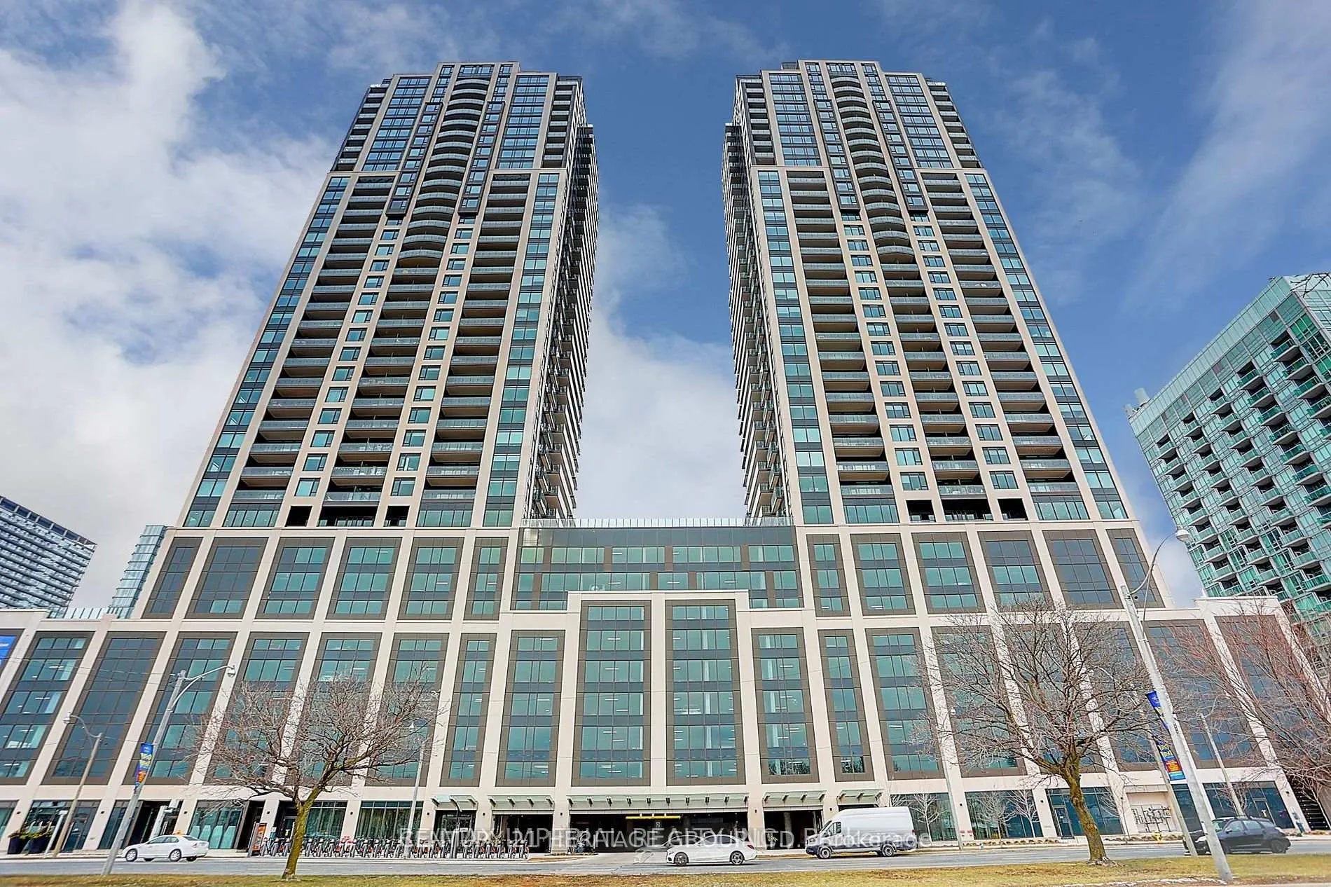 Front of Unit 2009, 1926 Lake Shore Boulevard W