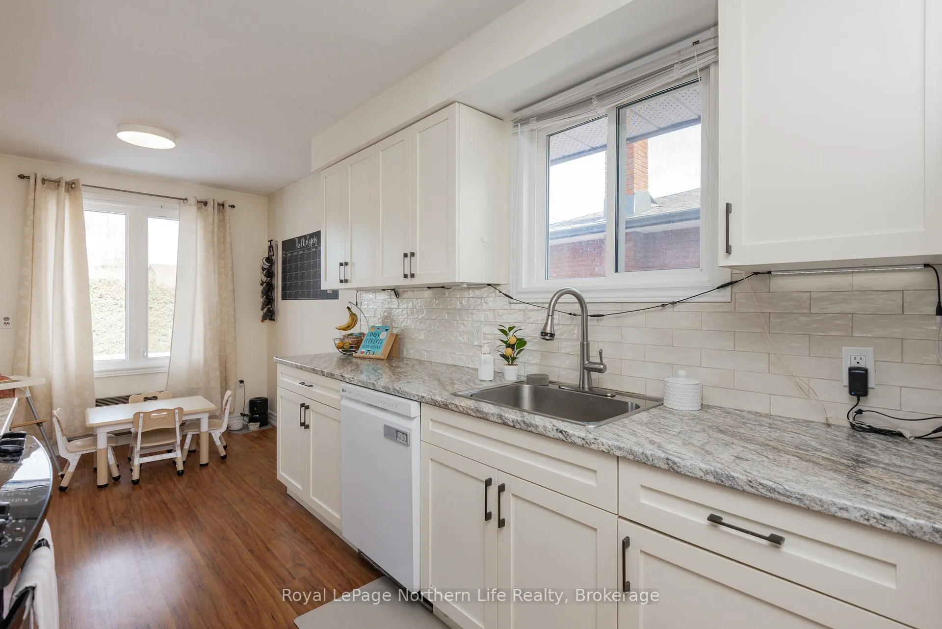Photo 16 of 47 Harris Drive, North Bay, Ferris — HOMEH