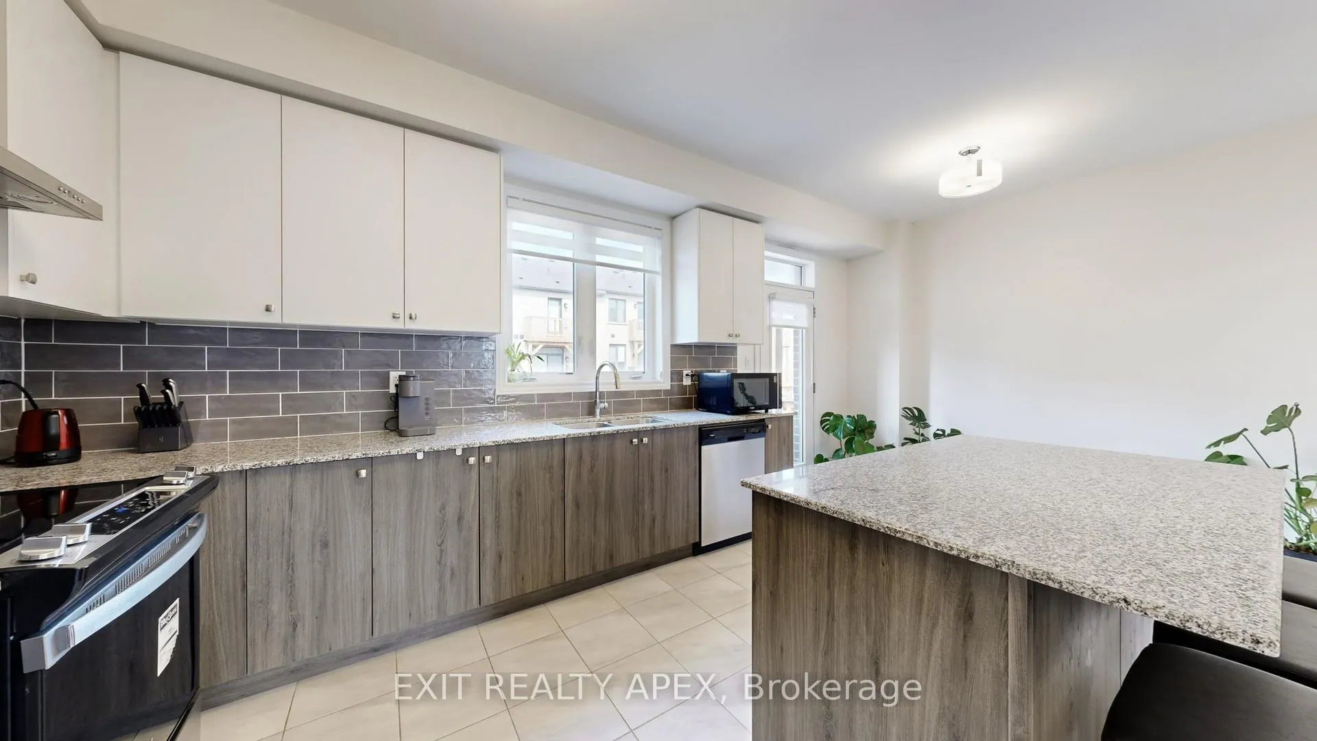 Photo 10 of 55 Douet Lane, Ajax, South East — HOMEH