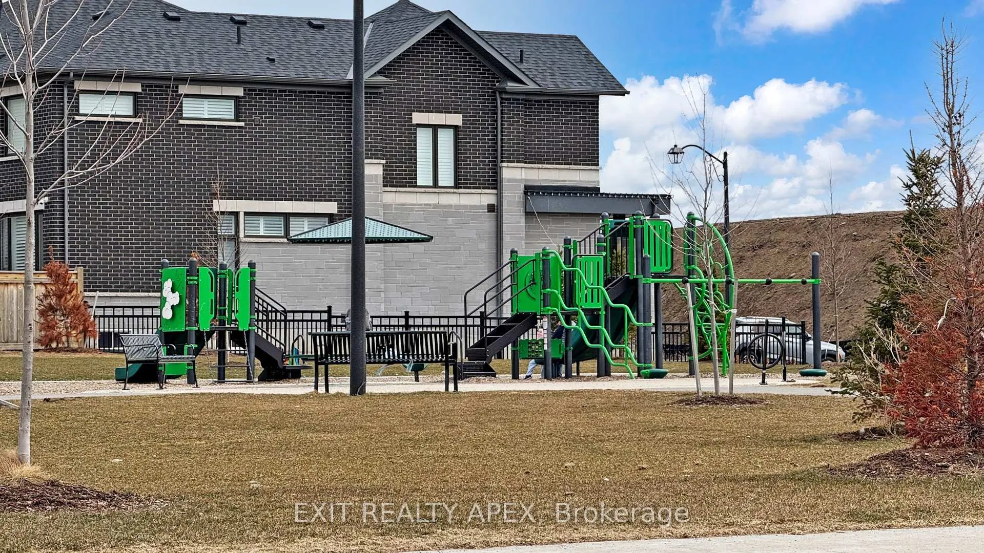 Photo 50 of 55 Douet Lane, Ajax, South East — HOMEH