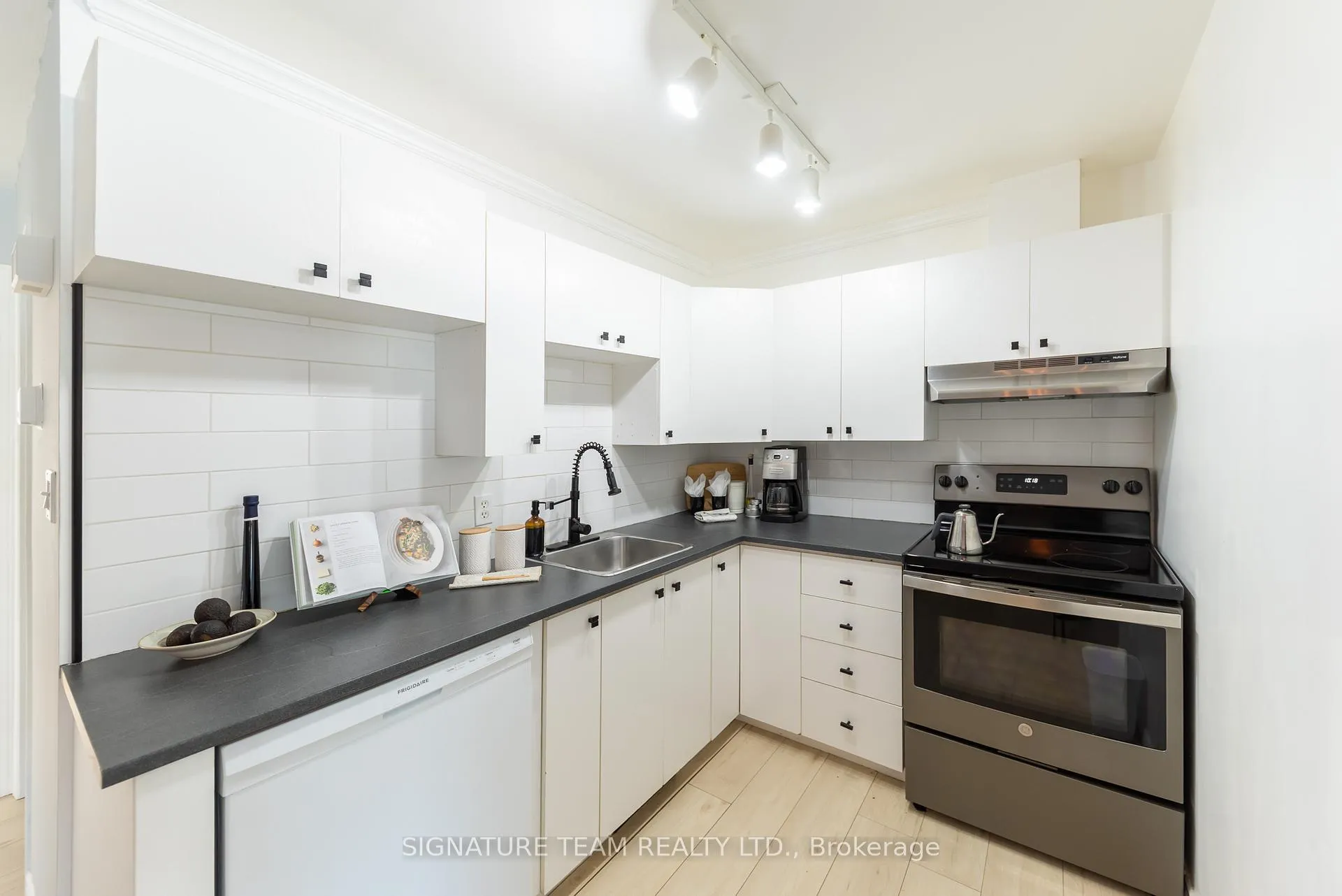 Photo 15 of 384 Morris Street, Pembroke — HOMEH