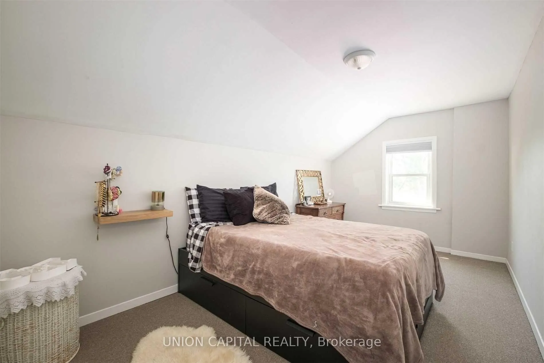 Photo 5 of Unit A, 207 Perry Street, Peterborough, Town Ward 3 — HOMEH