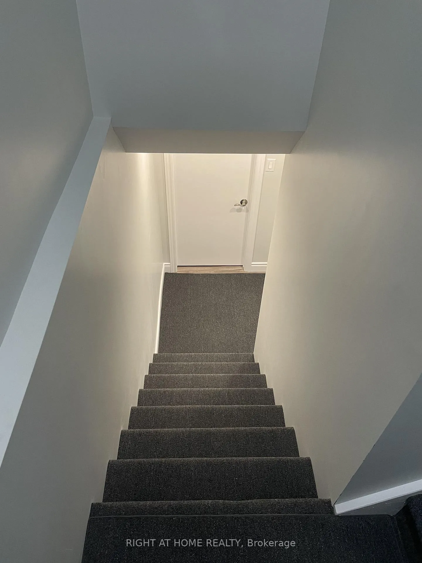 Photo 3 of Unit Lower, 840 Fairview Avenue, Pickering, Bay Ridges — HOMEH