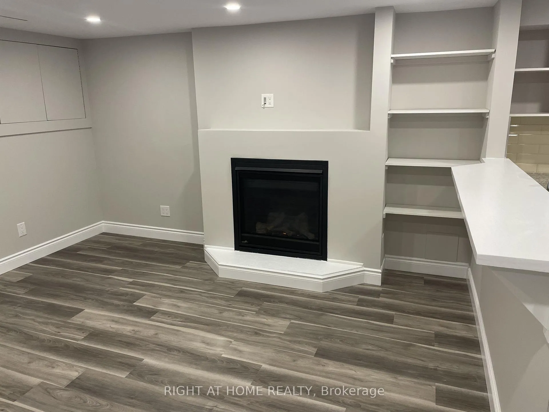 Photo 6 of Unit Lower, 840 Fairview Avenue, Pickering, Bay Ridges — HOMEH