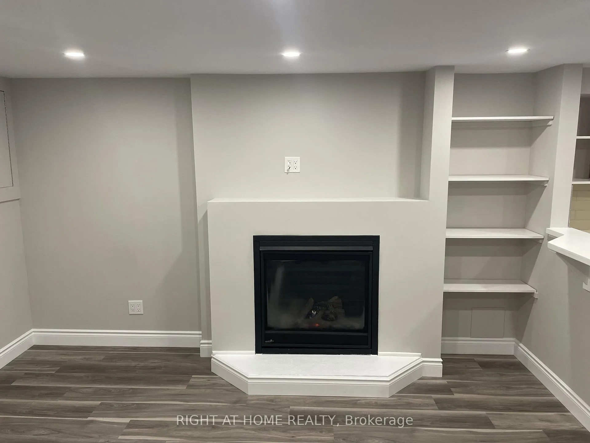 Photo 7 of Unit Lower, 840 Fairview Avenue, Pickering, Bay Ridges — HOMEH