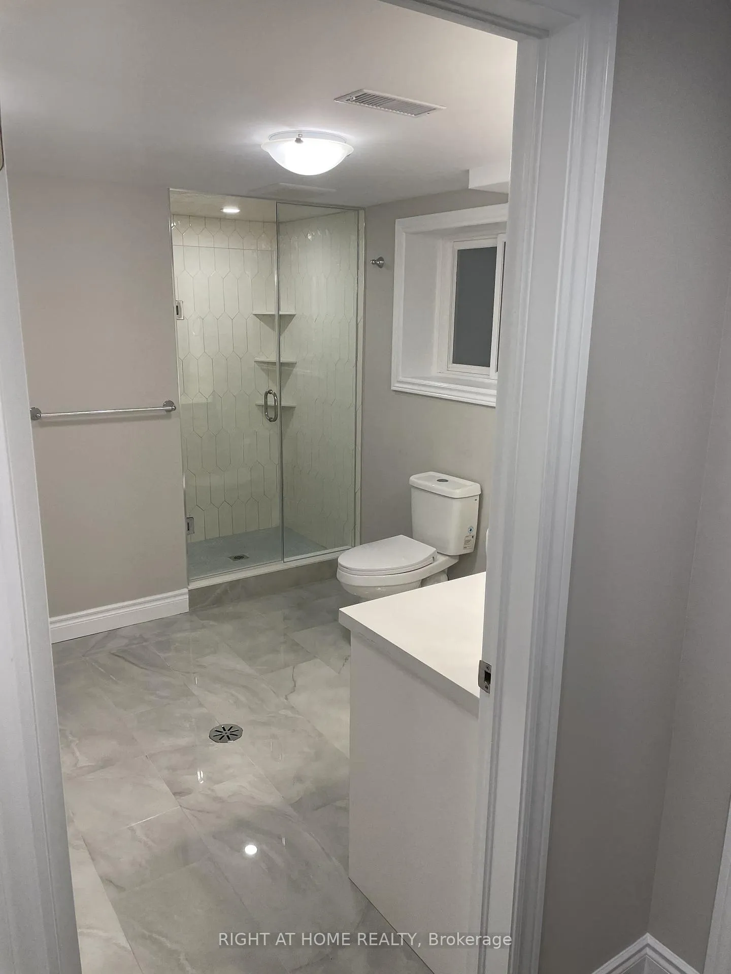Photo 11 of Unit Lower, 840 Fairview Avenue, Pickering, Bay Ridges — HOMEH