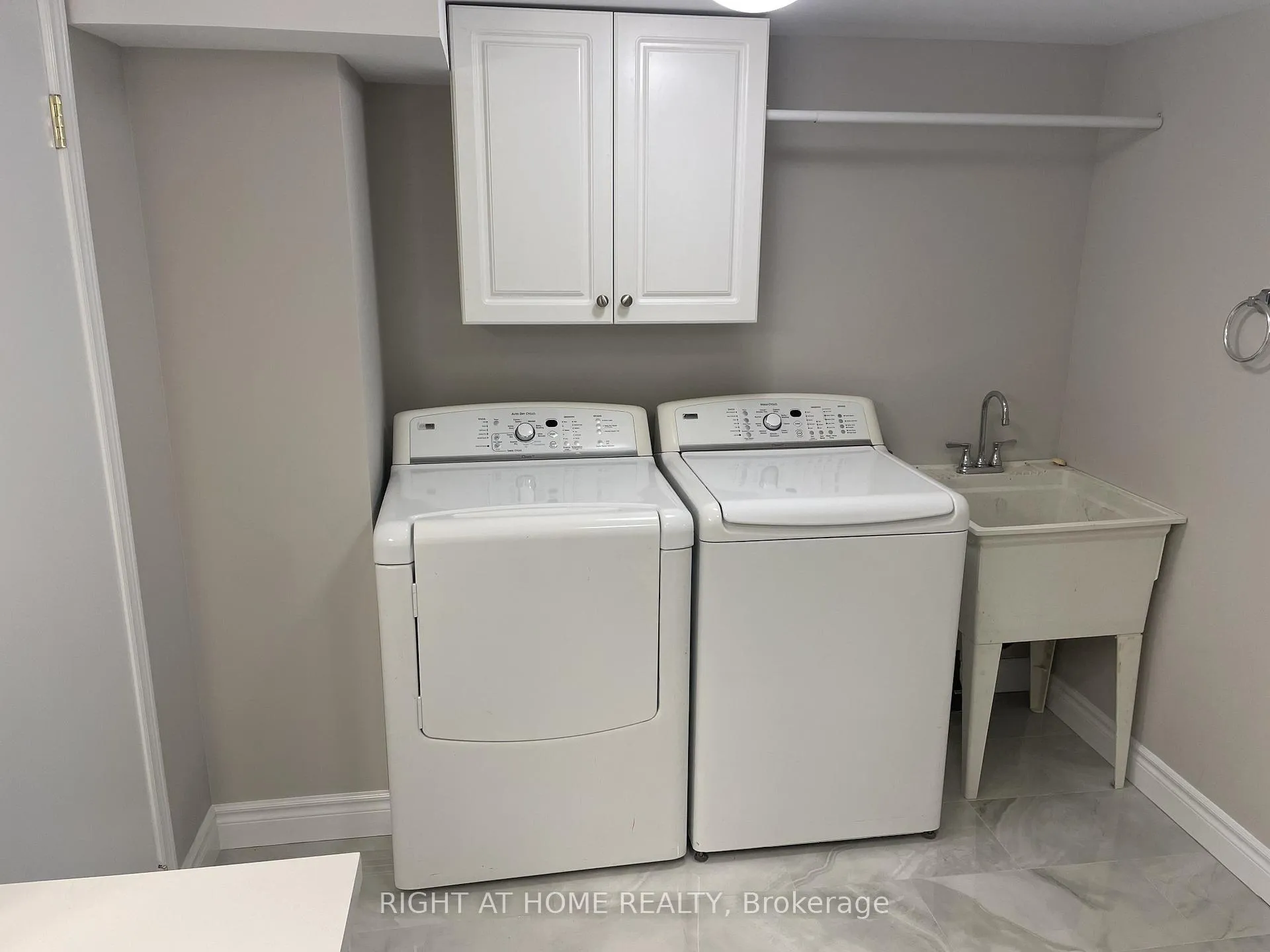 Photo 13 of Unit Lower, 840 Fairview Avenue, Pickering, Bay Ridges — HOMEH
