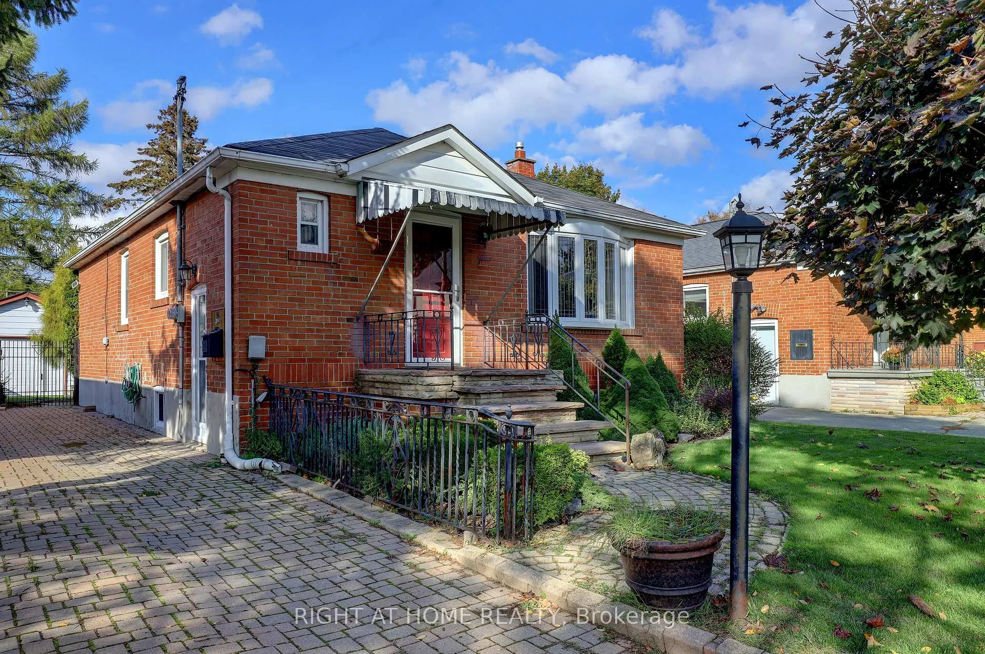 Photo 2 of 56 Cynthia Road, Toronto, Rockcliffe-Smythe — HOMEH