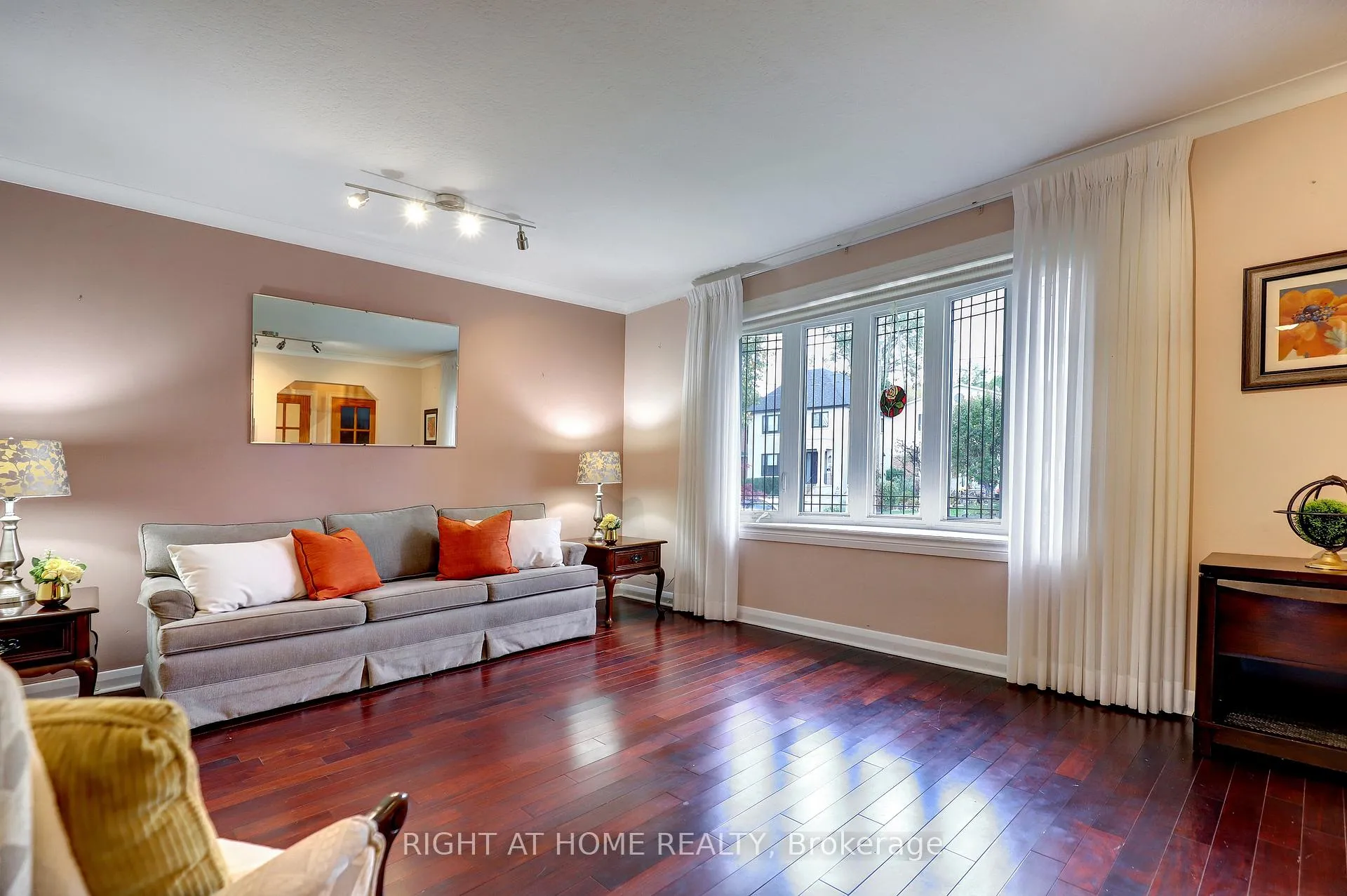 Photo 6 of 56 Cynthia Road, Toronto, Rockcliffe-Smythe — HOMEH