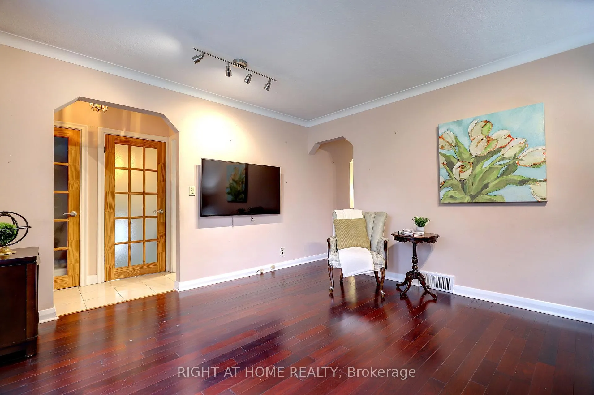 Photo 7 of 56 Cynthia Road, Toronto, Rockcliffe-Smythe — HOMEH