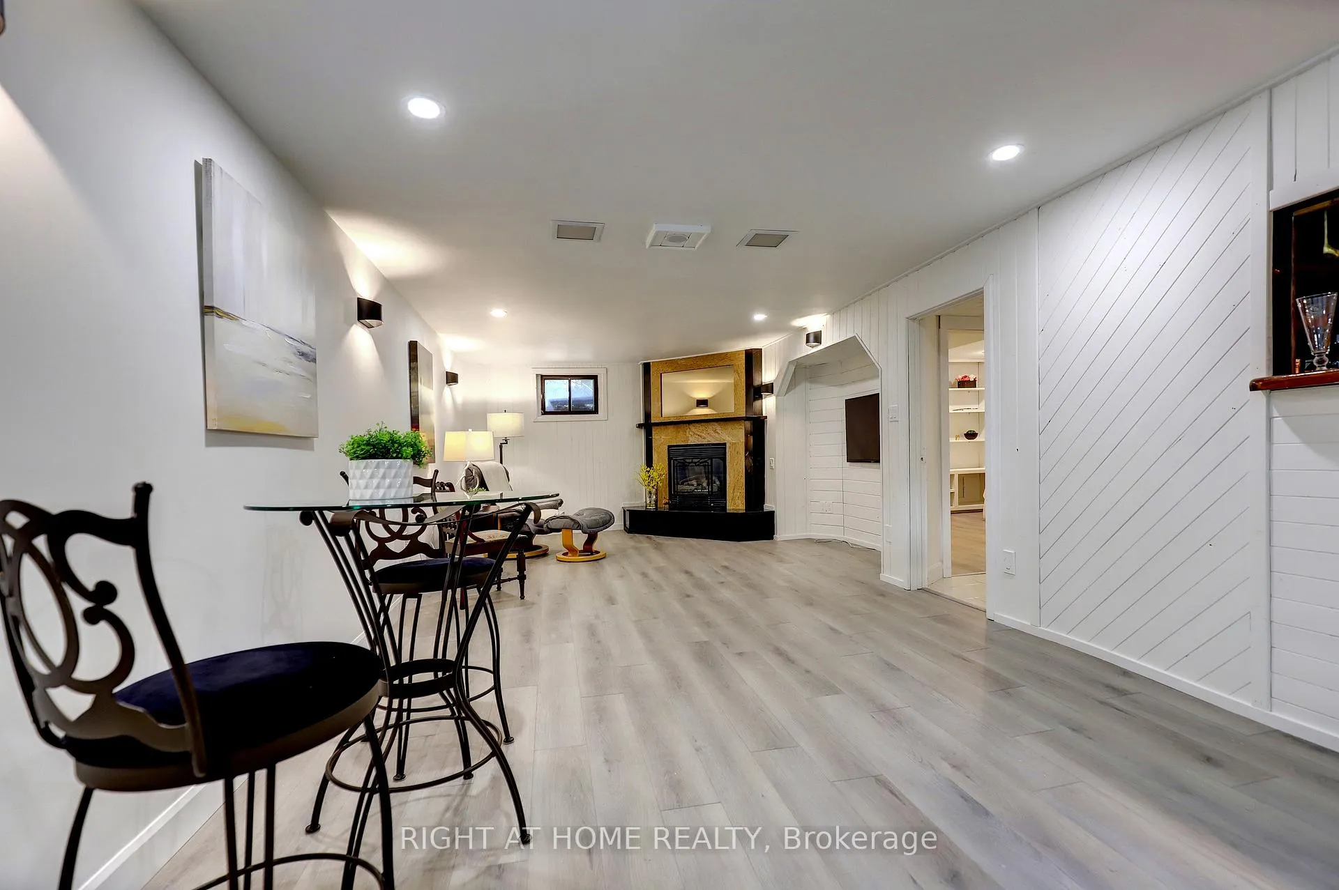 Photo 17 of 56 Cynthia Road, Toronto, Rockcliffe-Smythe — HOMEH