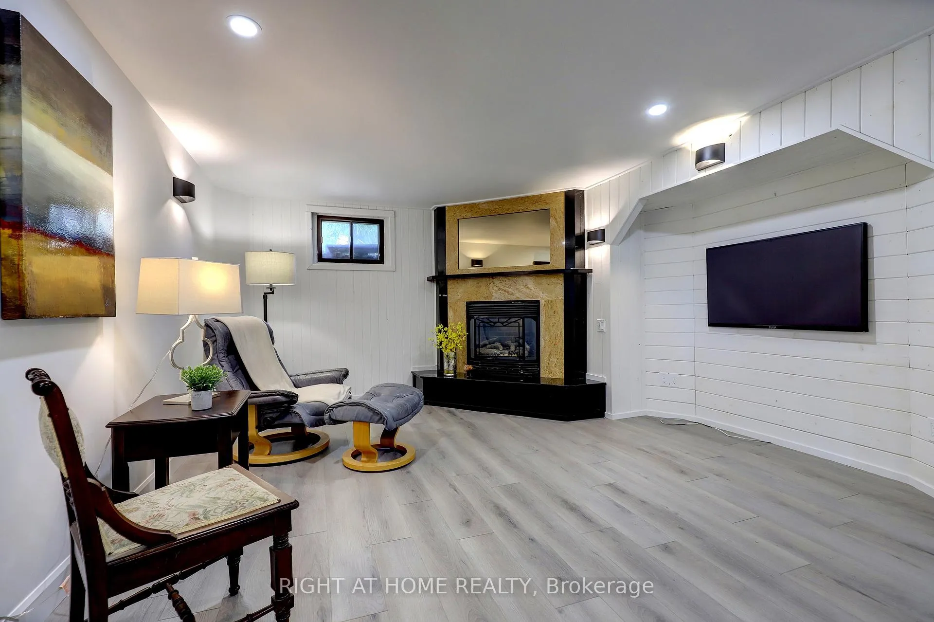 Photo 18 of 56 Cynthia Road, Toronto, Rockcliffe-Smythe — HOMEH