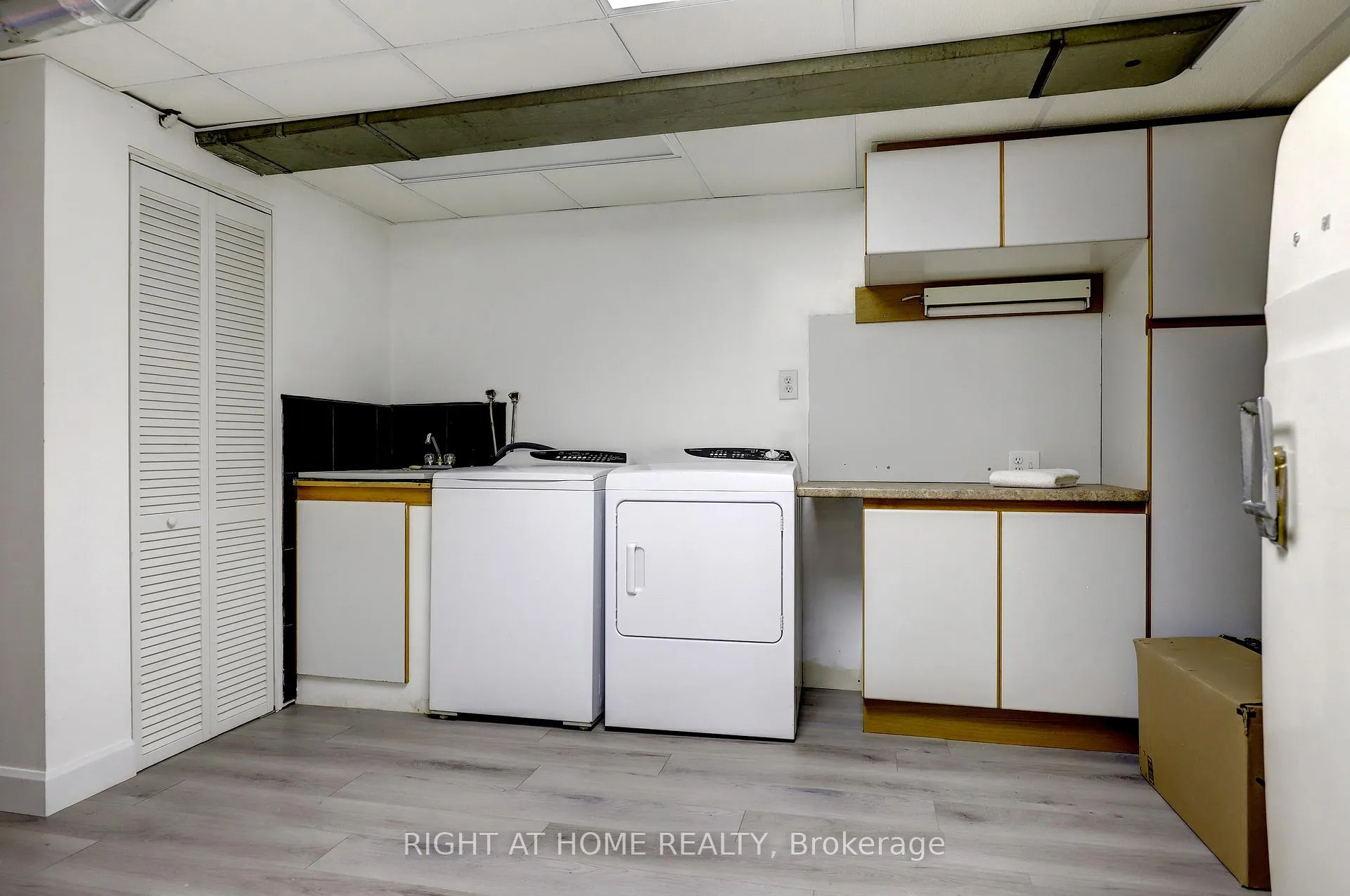 Photo 25 of 56 Cynthia Road, Toronto, Rockcliffe-Smythe — HOMEH